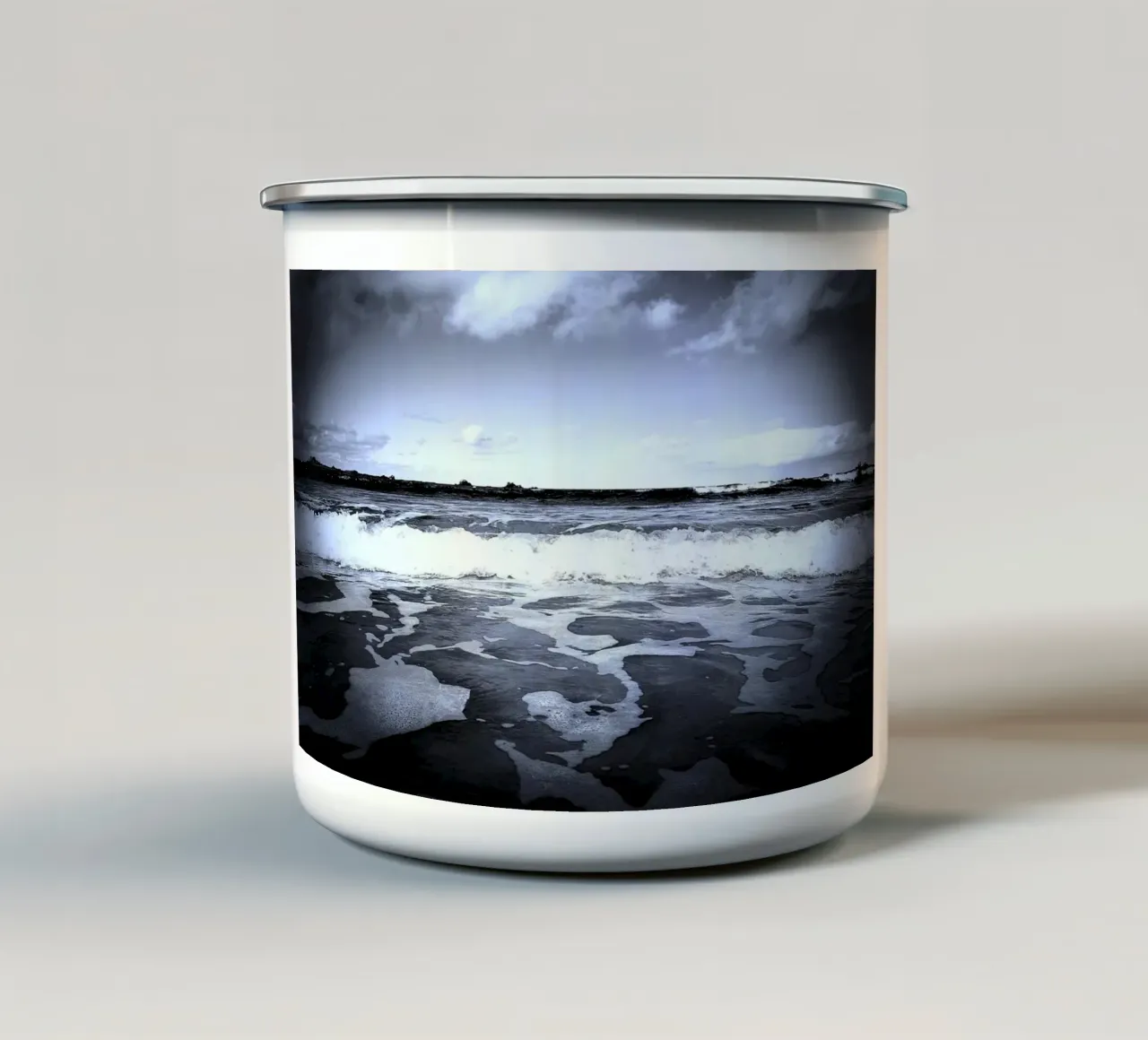 BW 69 tazza in smalto da Thierry vobmann photography