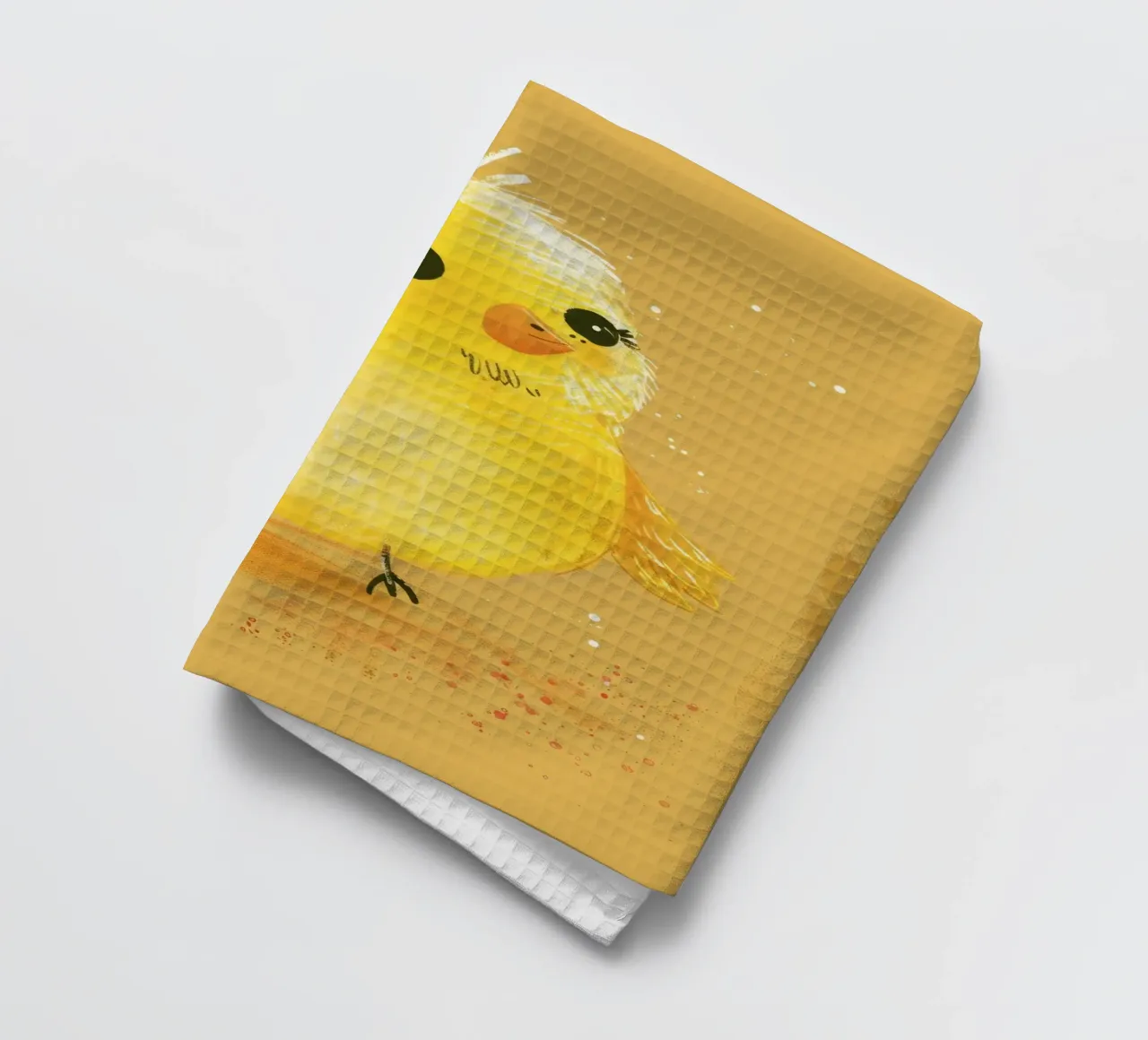poussin jaune duveteux, debout sur un support d'art texturé marron clair. torchon de DesignDoodle