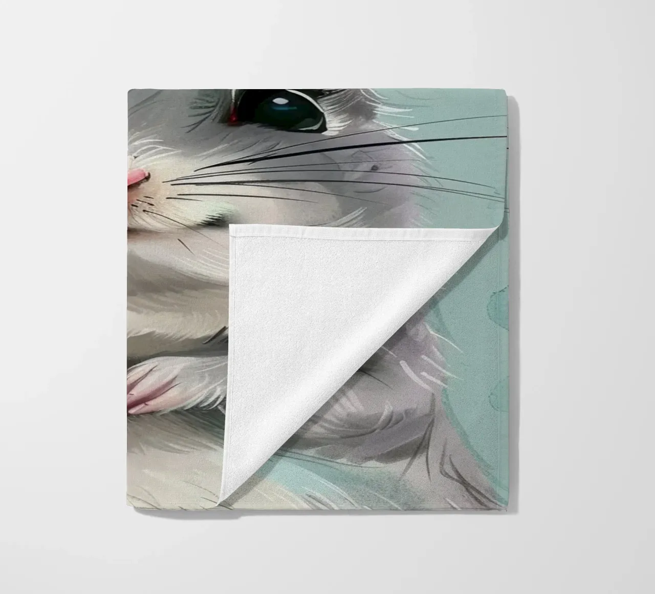 criceto grigio con orecchie rosa, seduto con le zampe unite telo mare da DesignDoodle