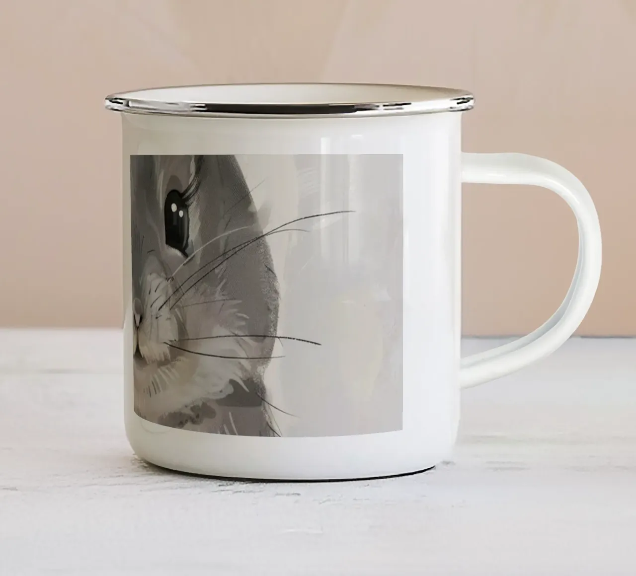 cincillà grigio, frontale, con grandi orecchie e corpo paffuto tazza in smalto da DesignDoodle