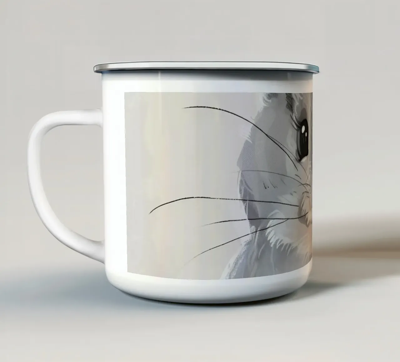 cincillà grigio, frontale, con grandi orecchie e corpo paffuto tazza in smalto da DesignDoodle
