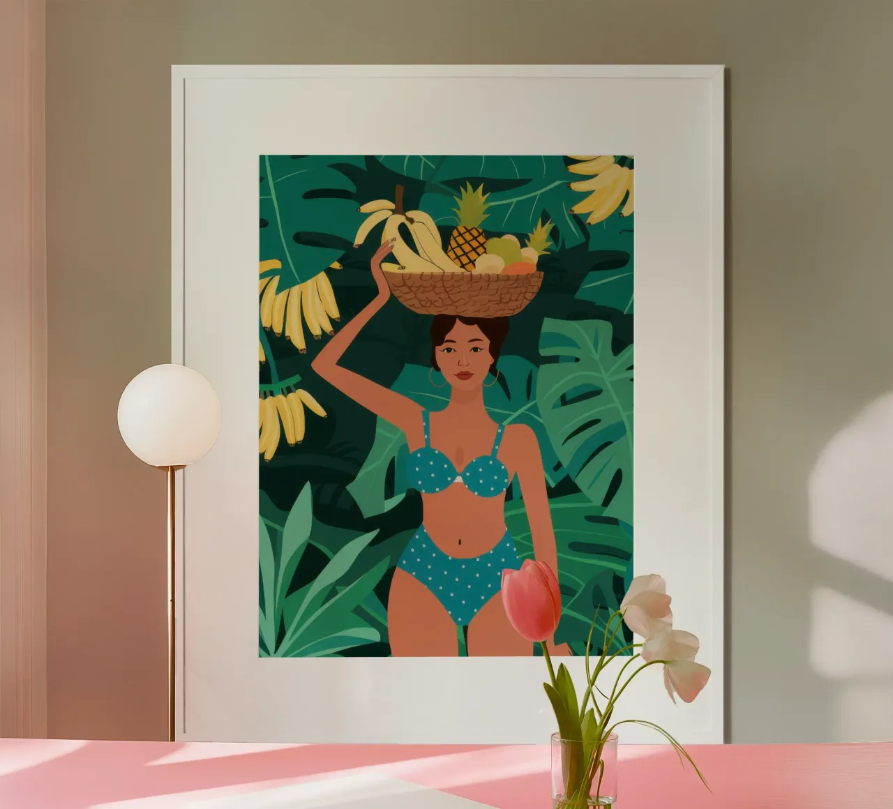 Bambina in bikini a banana poster con telaio in plastica da Pale Aura