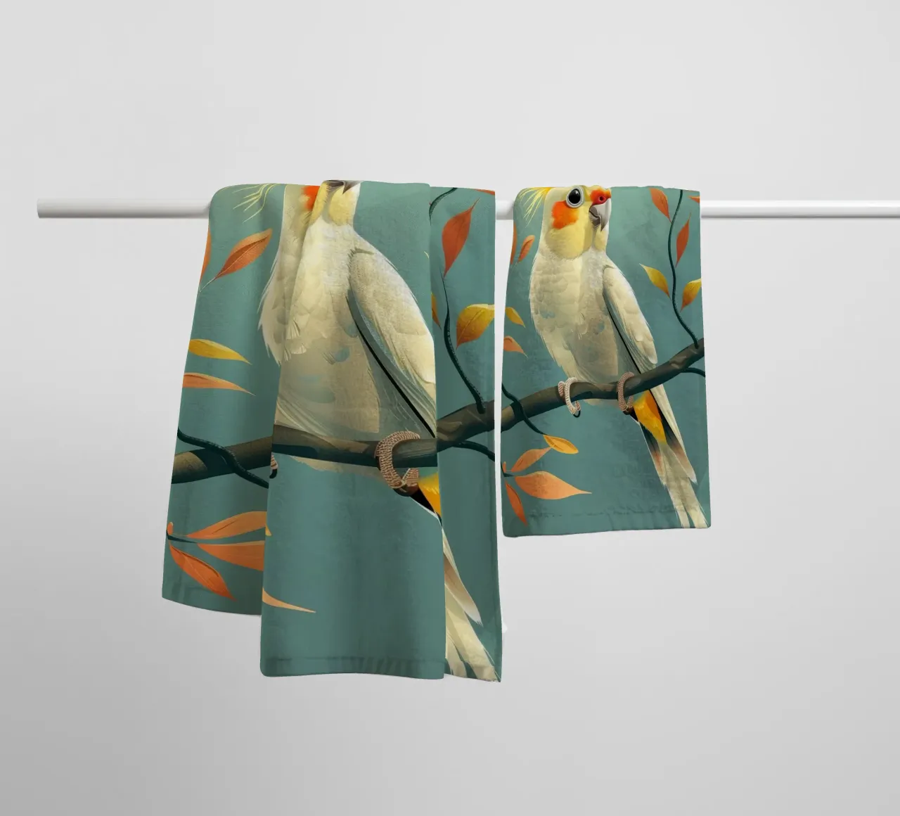 Cacatoès jaune pâle sur une branche au feuillage automnal serviette de bain de DesignDoodle