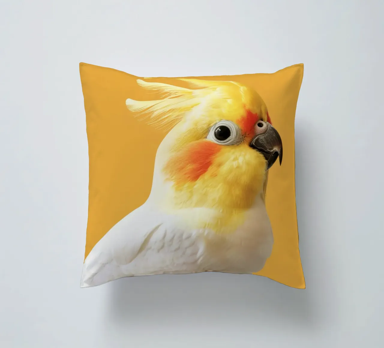 Profilo del pappagallo cacatua dal piumaggio giallo e bianco cuscino da DesignDoodle