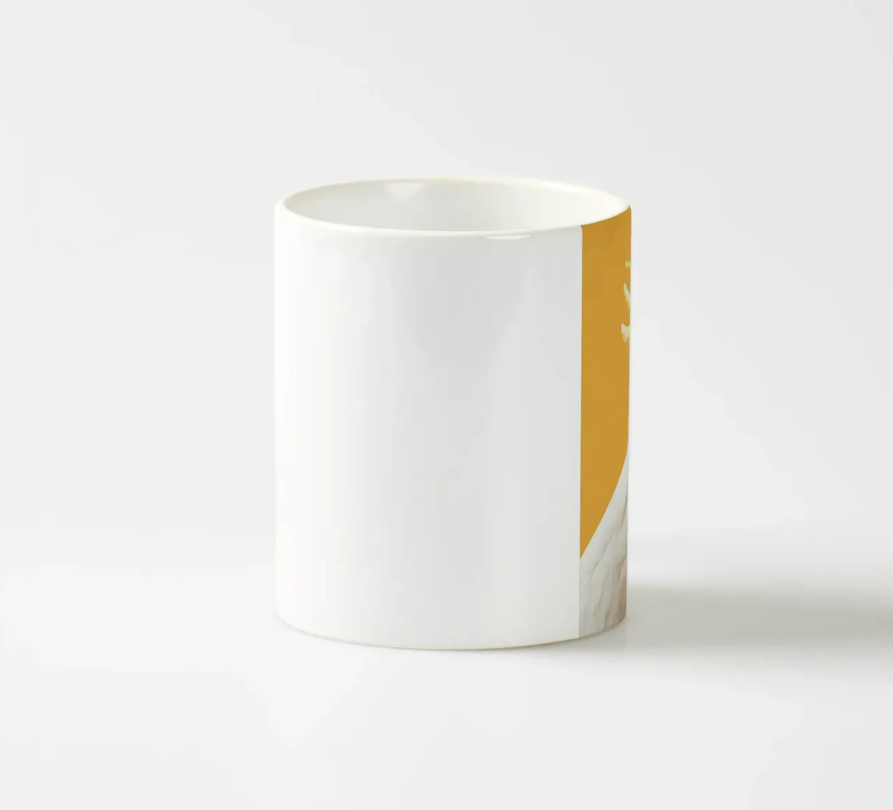 Profilo del pappagallo cacatua dal piumaggio giallo e bianco tazza in ceramica da DesignDoodle