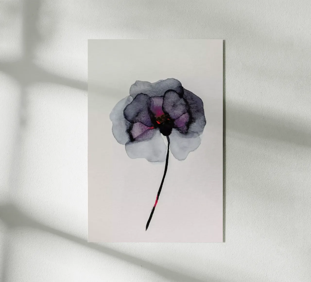 Fiore blu navy plexiglass da Ingrid Beddoes