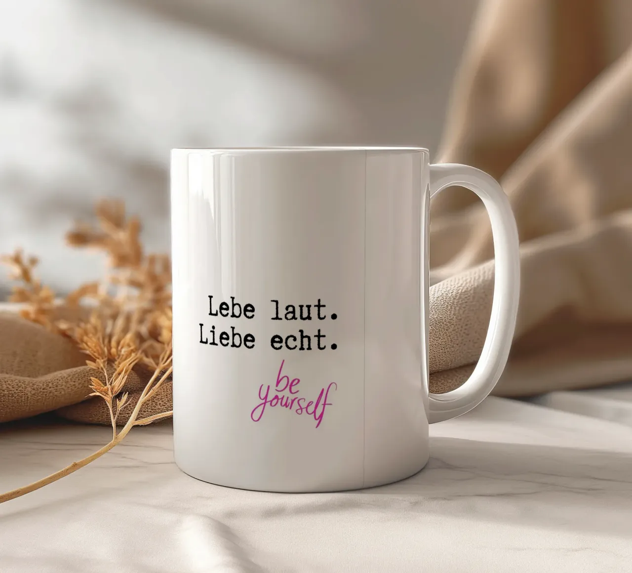 Lebe laut. Liebe echt. tazza in ceramica da DigiWunderwerk