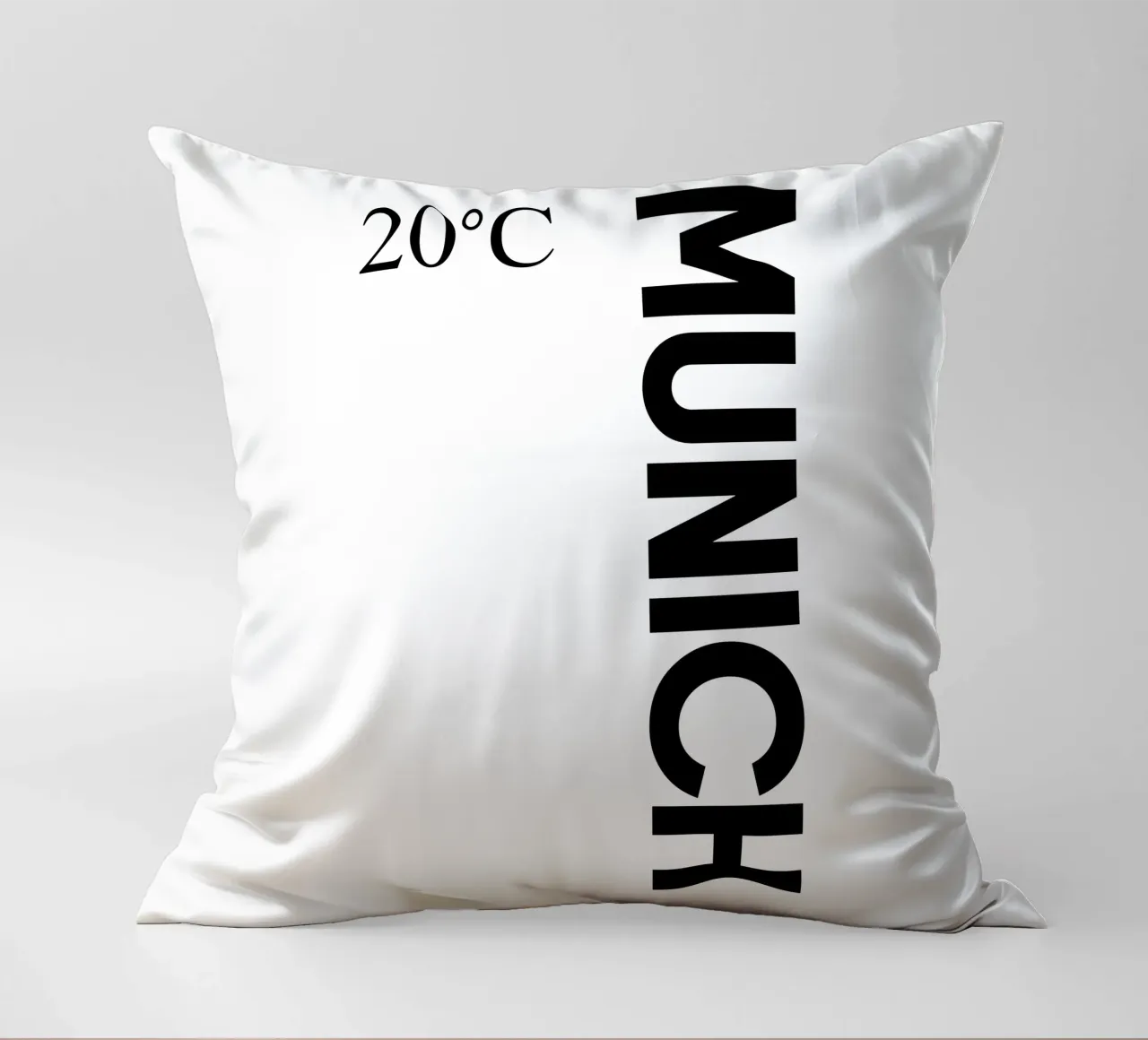 Munich cuscino da YV TYPOGRAPHY