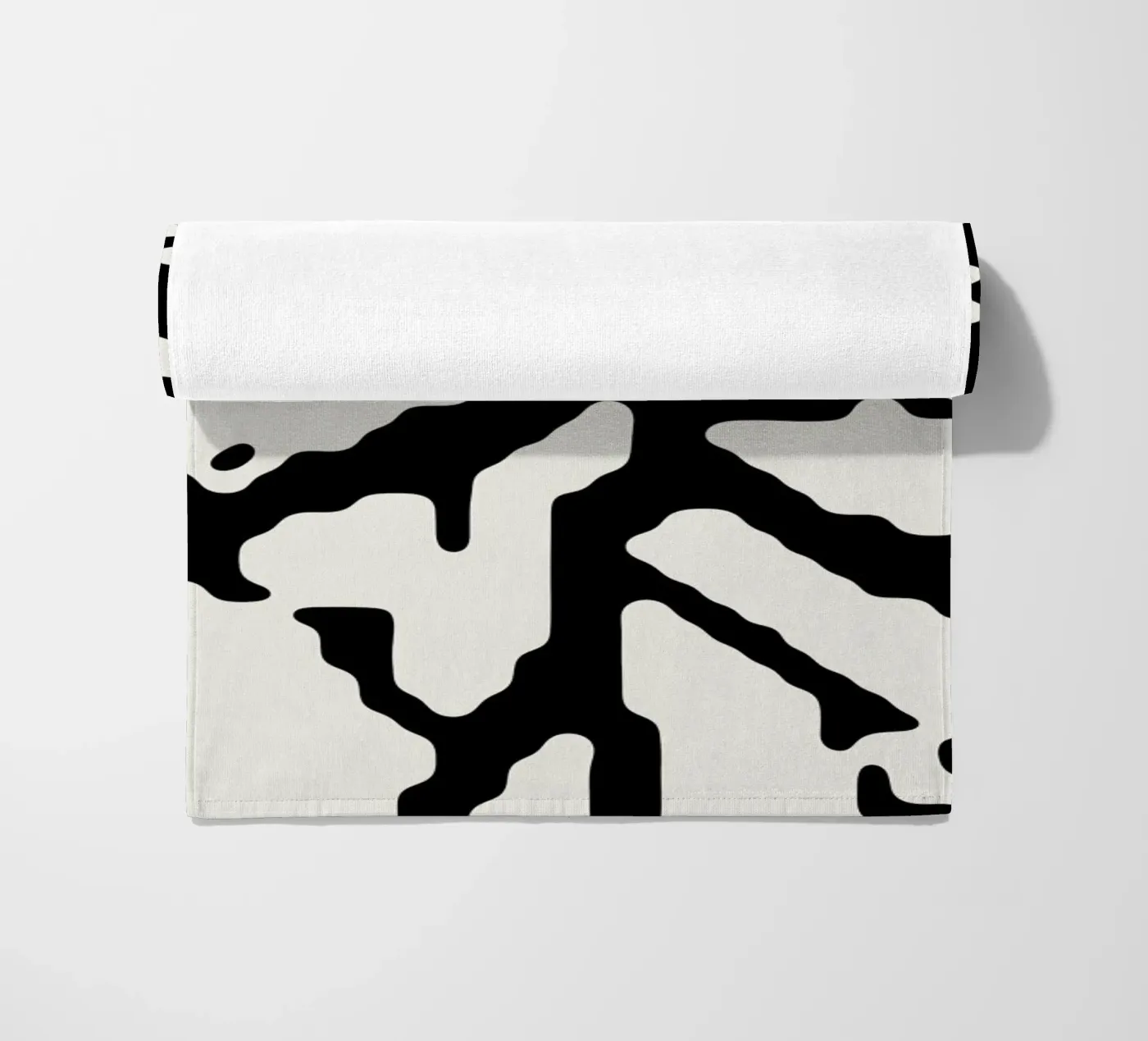 Qt Code Strandtuch von Jack Webster