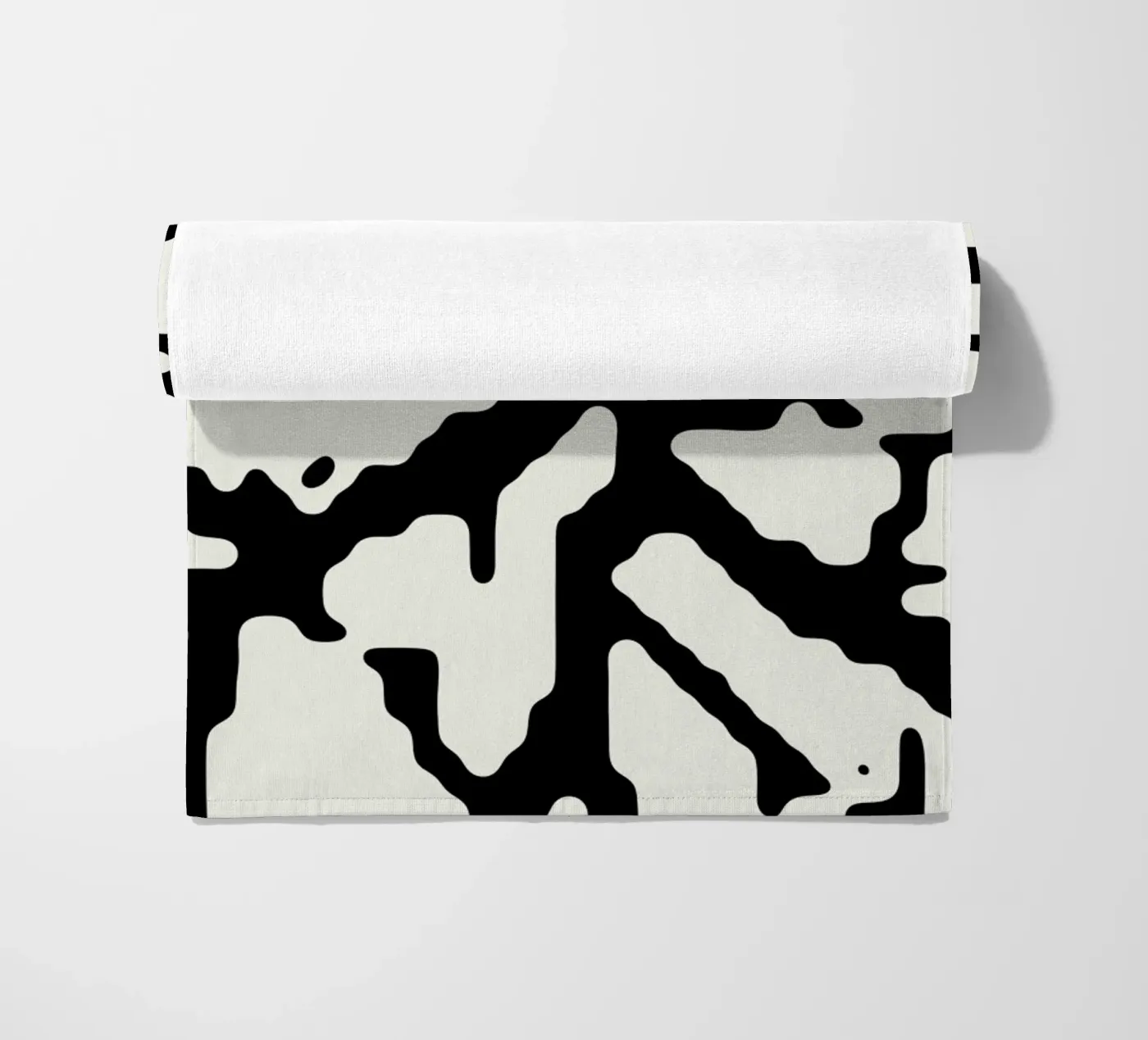 Qt Code Strandtuch von Jack Webster