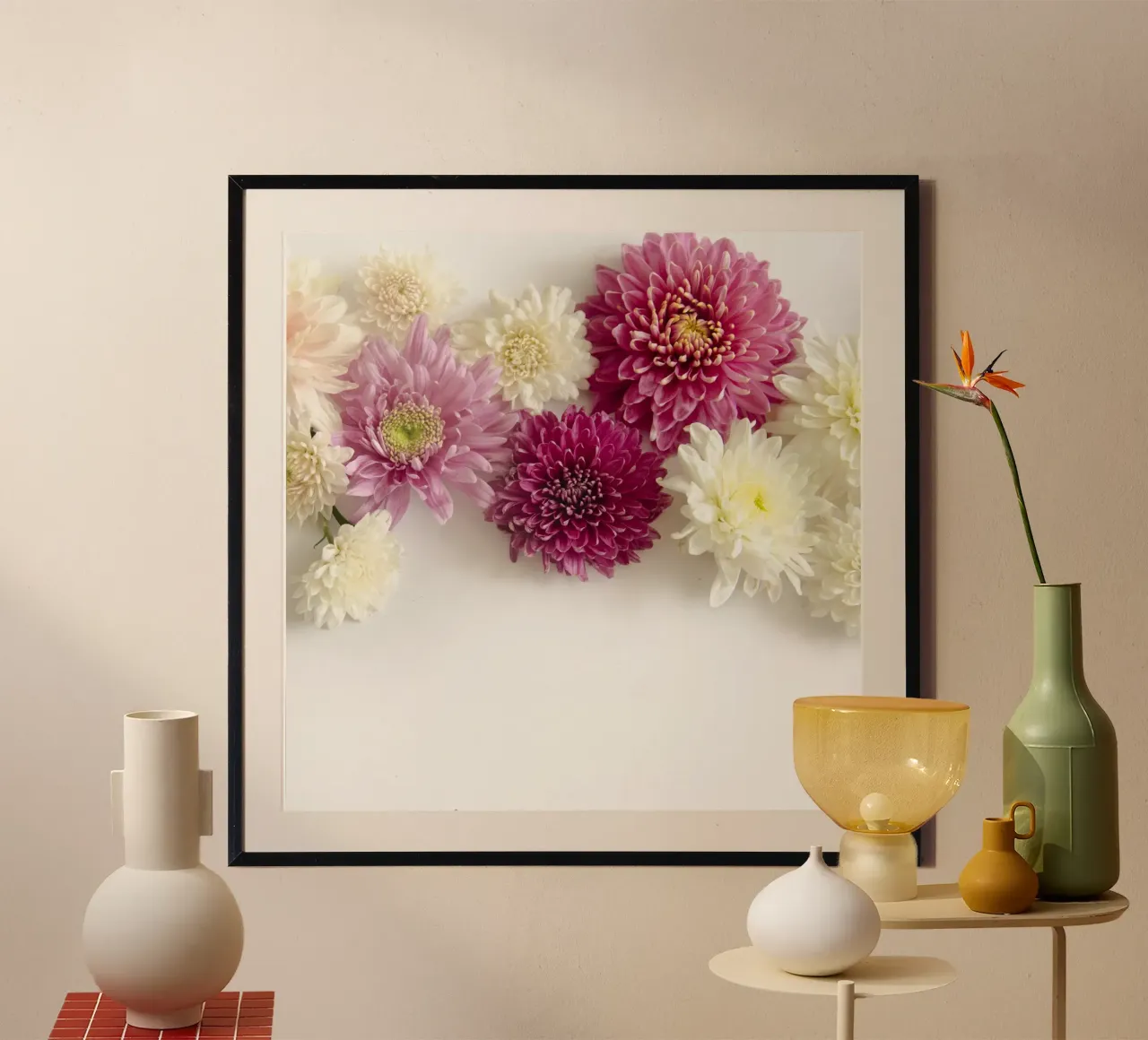 Zachte bloemblaadjes en zachte tinten poster van PhotoVibe Decor