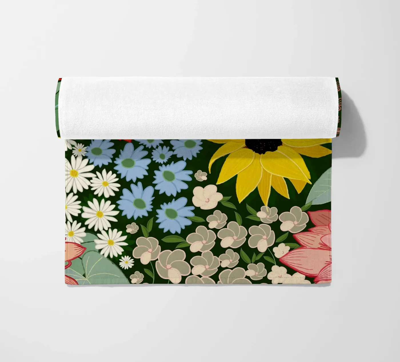 Cute forest pattern strandhanddoek van gulsengunel