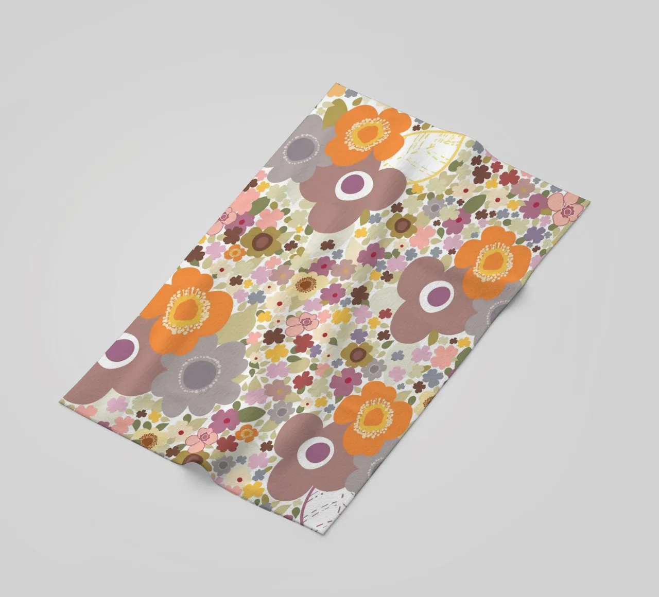 Un simpatico motivo a fiori telo mare da gulsengunel