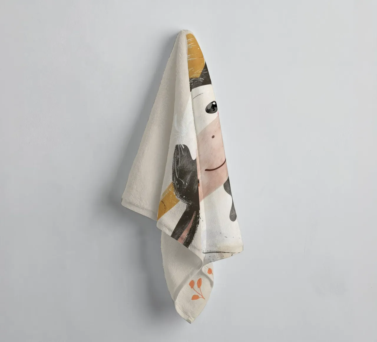 Mucca a cartoni animati con marcature in bianco e nero arte dell'acquerello asciugamano da bagno da DesignDoodle