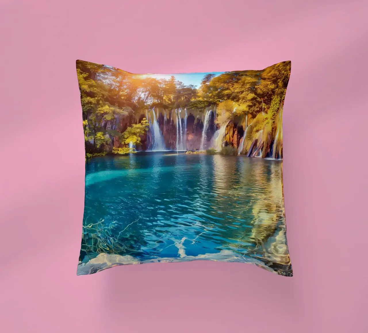 cascata lago foresta cuscino da MountainShop