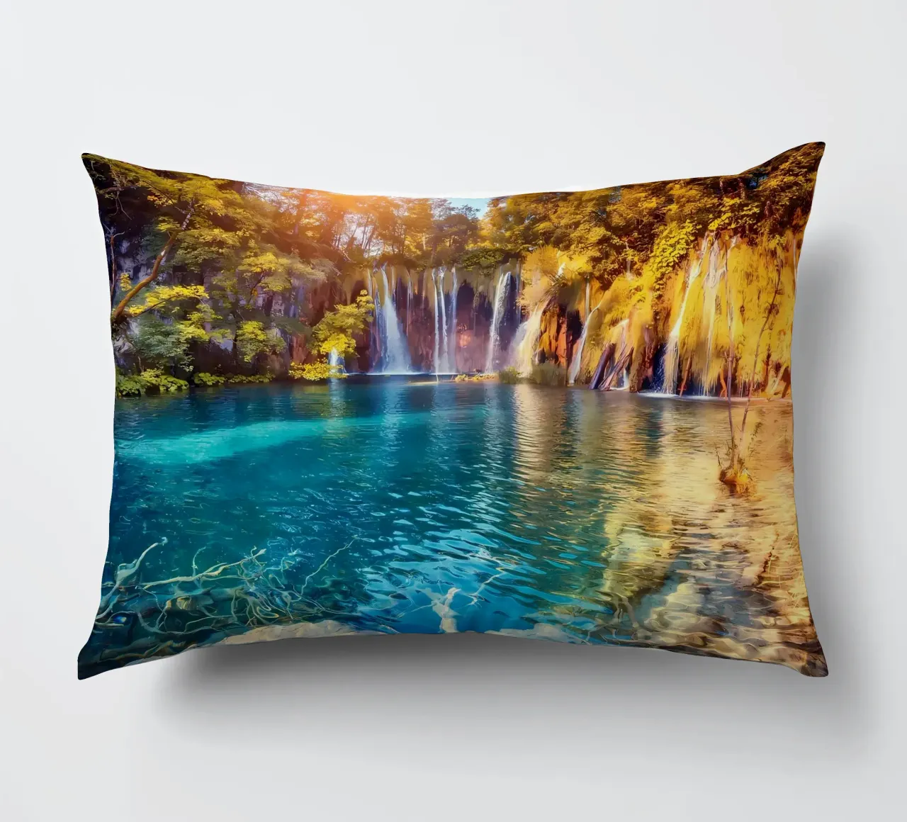 cascata lago foresta cuscino da MountainShop