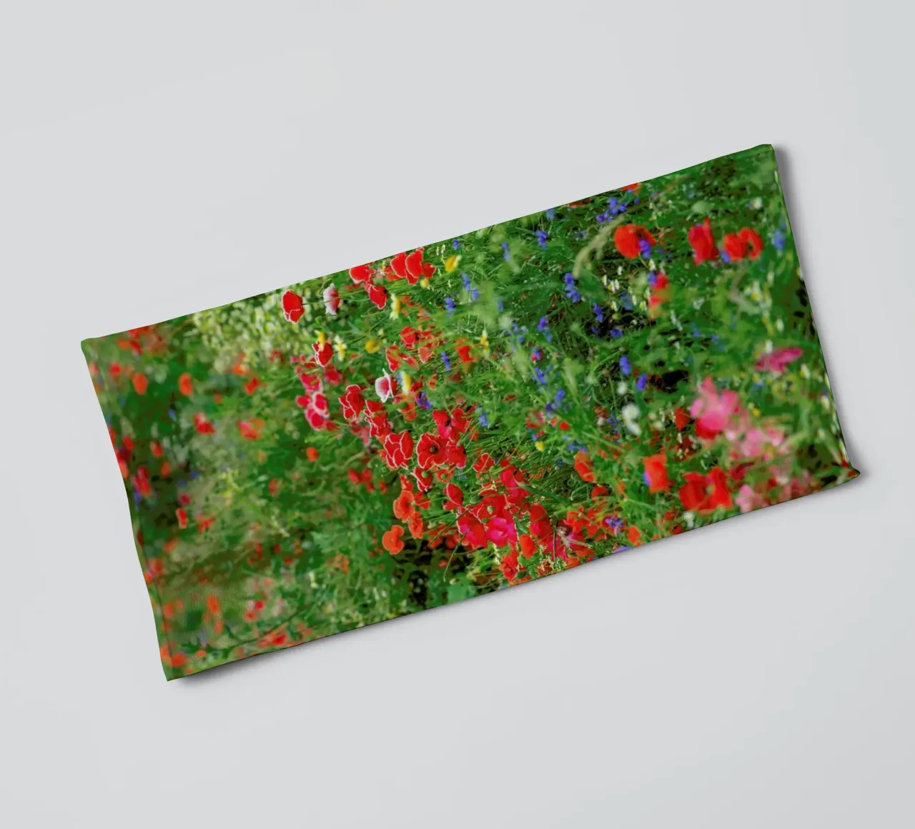 Poppy Flowerfield asciugamano da bagno da Curious Collections by Marielle Leenders