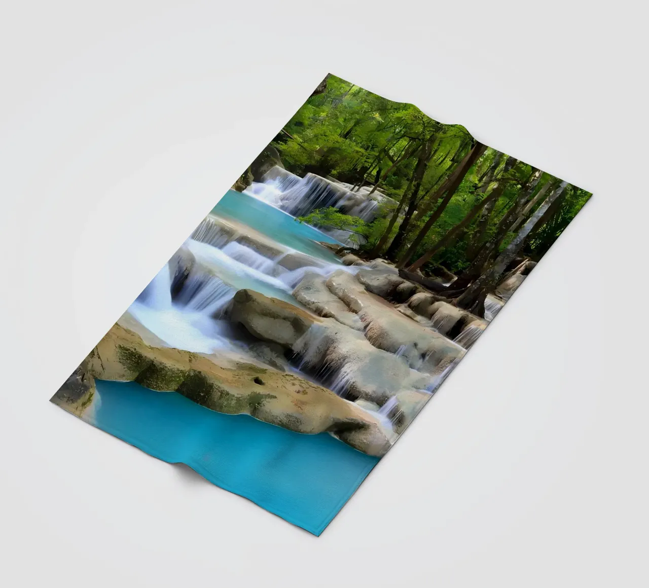 cascata alberi foresta coperta in pile da MountainShop