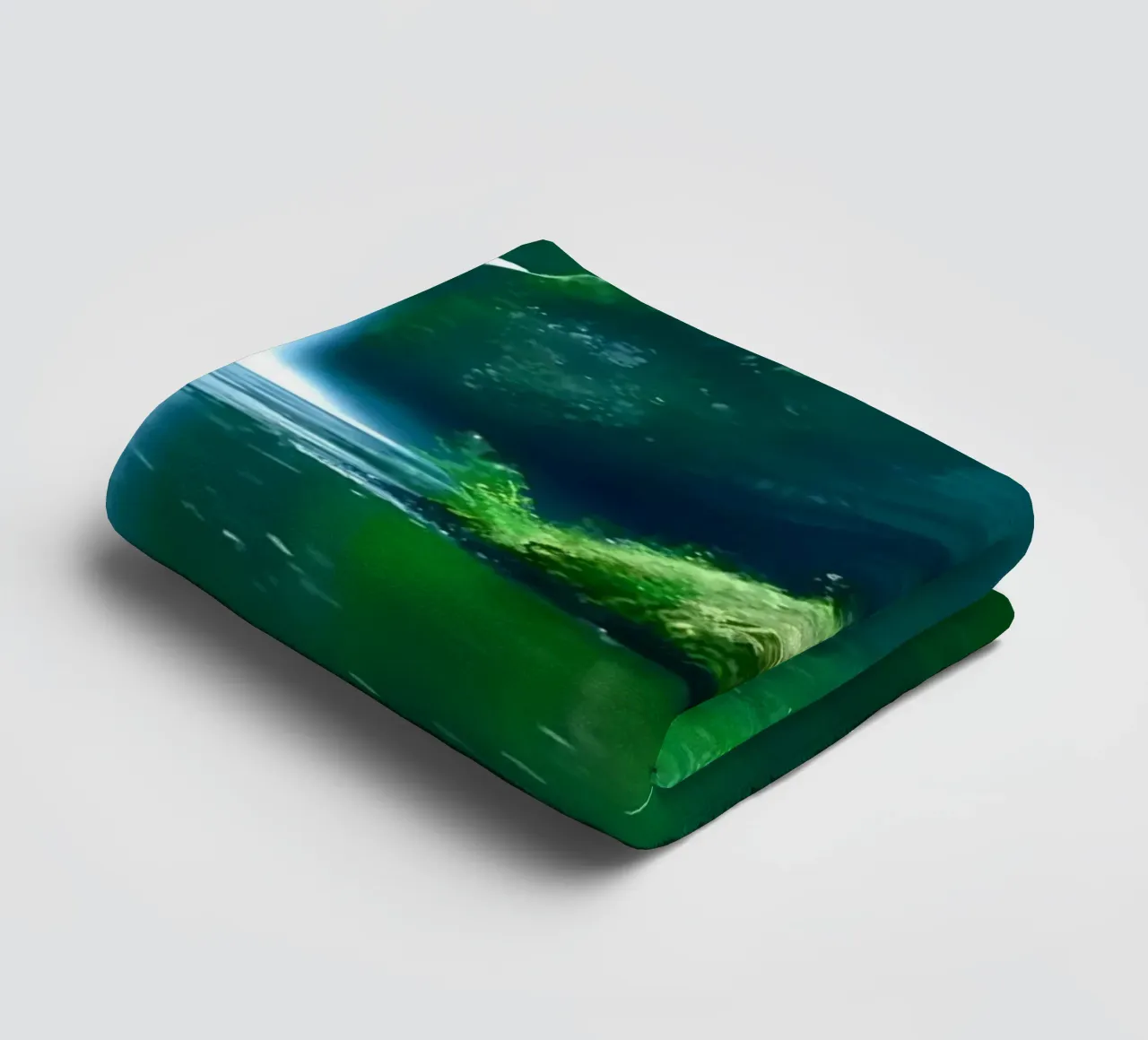 cascata fiume riflessione asciugamano da bagno da MountainShop