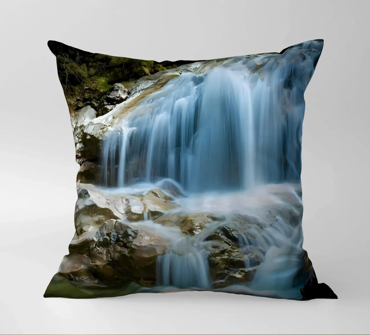 cascata rocce acqua che scorre cuscino da MountainShop
