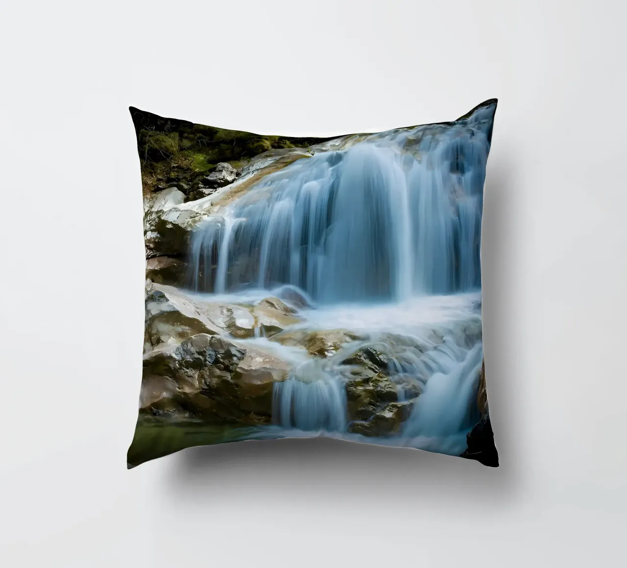 cascata rocce acqua che scorre cuscino da MountainShop