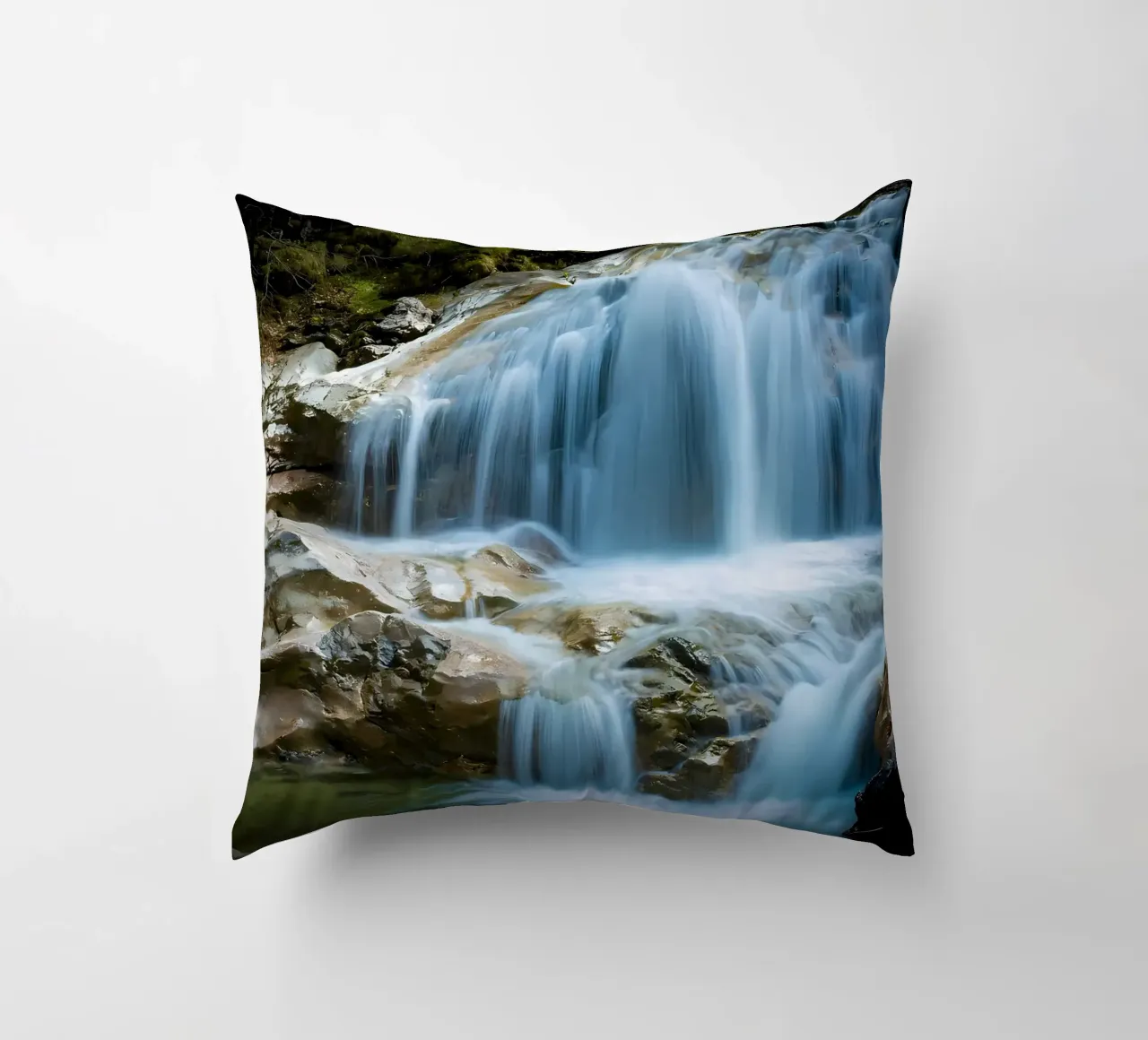 cascata rocce acqua che scorre cuscino da MountainShop
