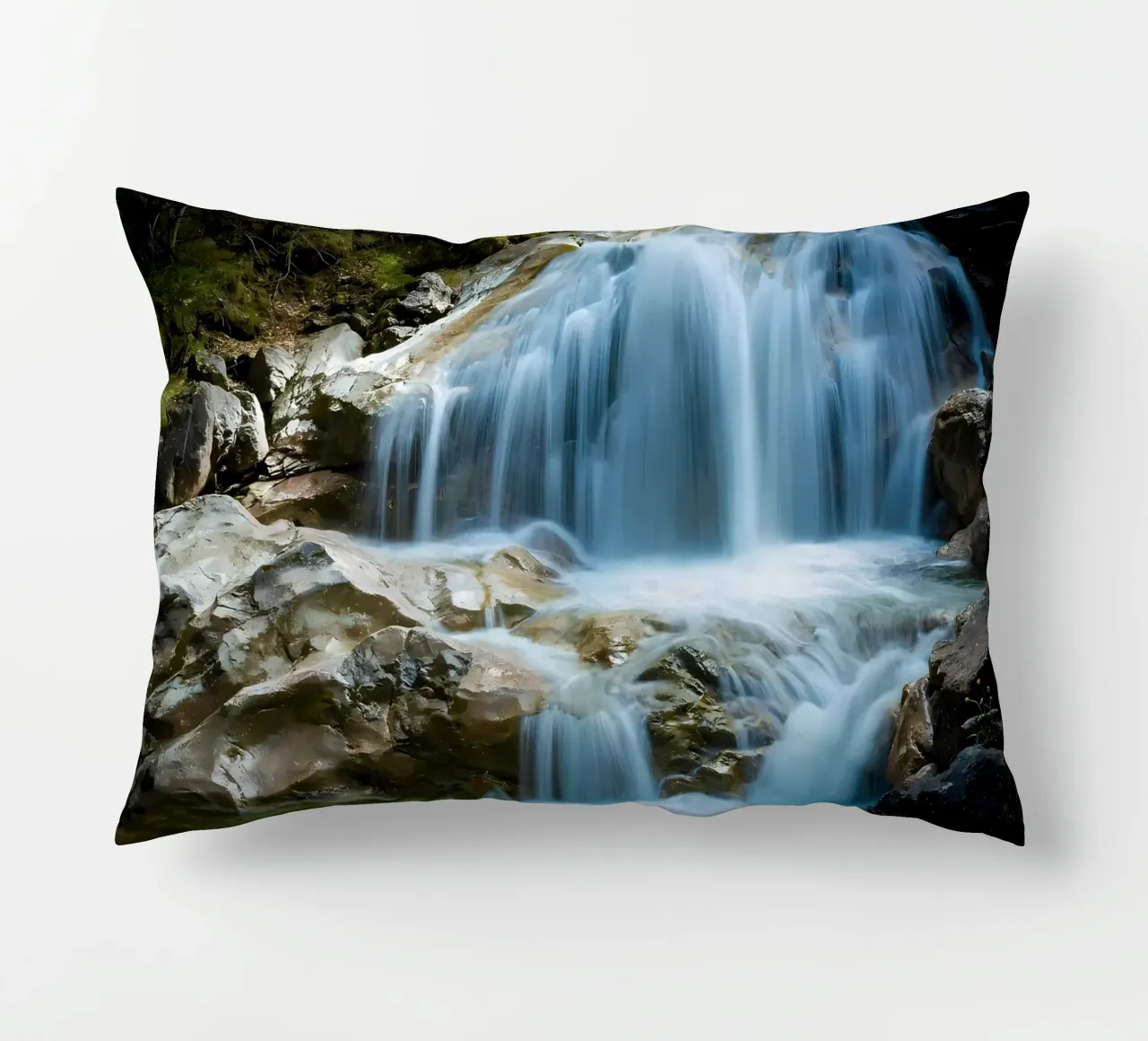 cascata rocce acqua che scorre cuscino da MountainShop