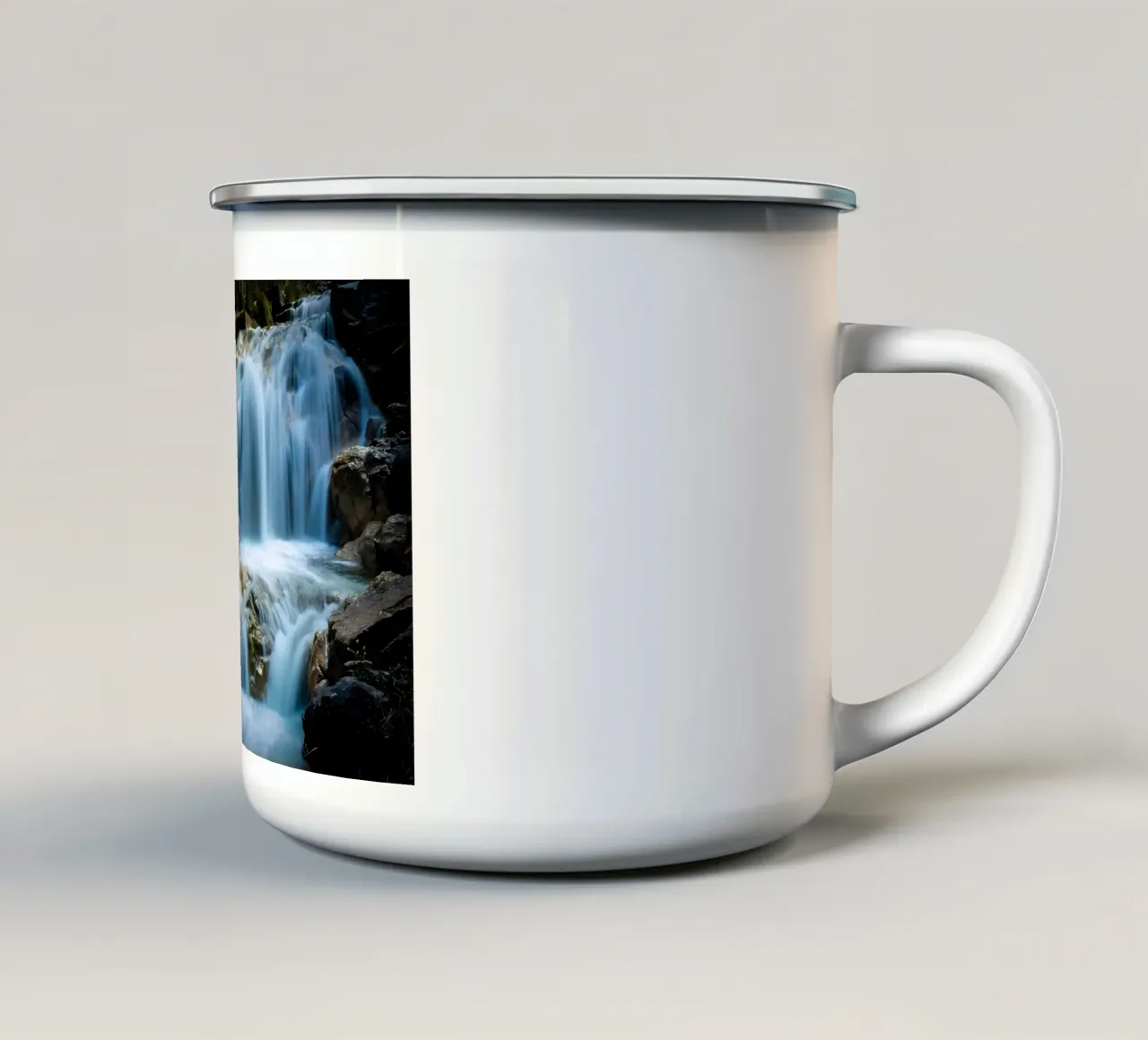 cascata rocce acqua che scorre tazza in smalto da MountainShop