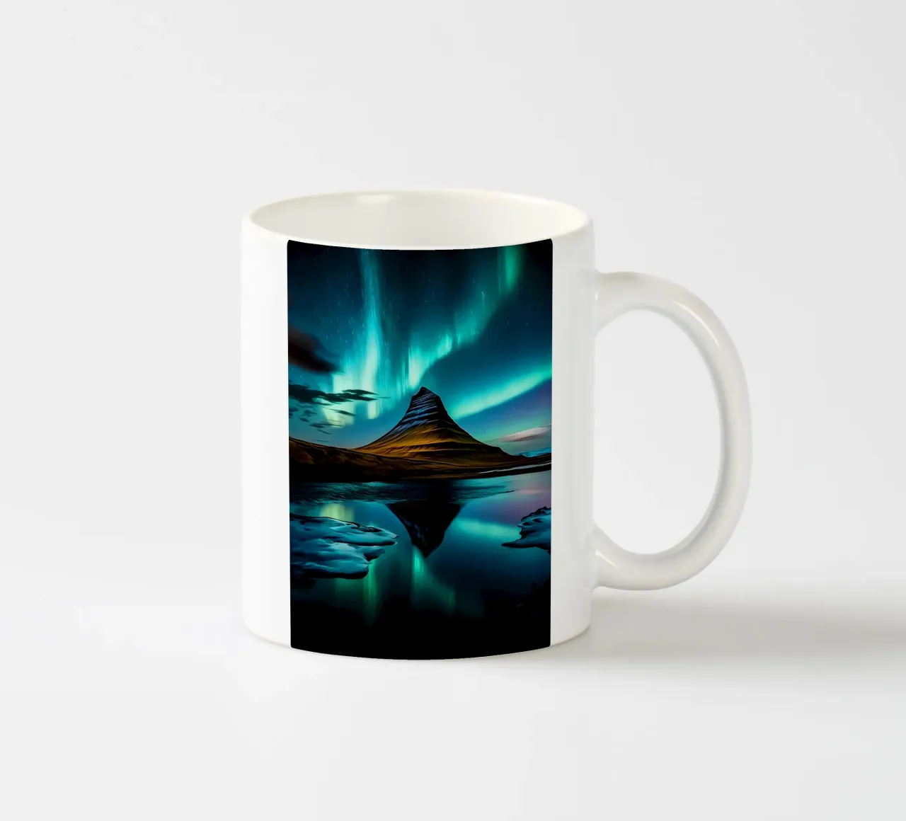 luci del nord aurora-borealis tazza in ceramica da Jennifer R Spyhalski