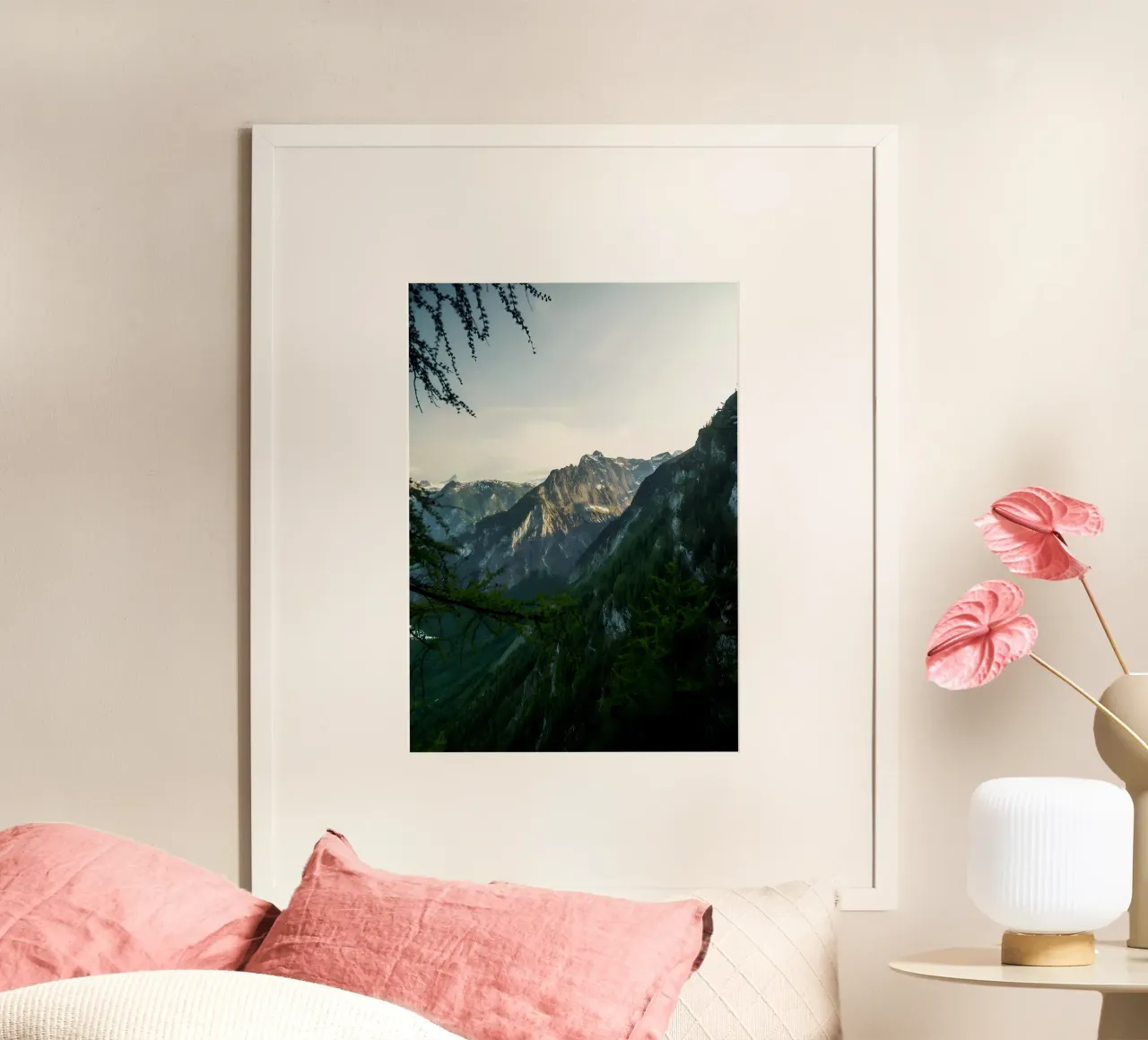 foresta della valle montana poster con telaio in legno da Jennifer R Spyhalski