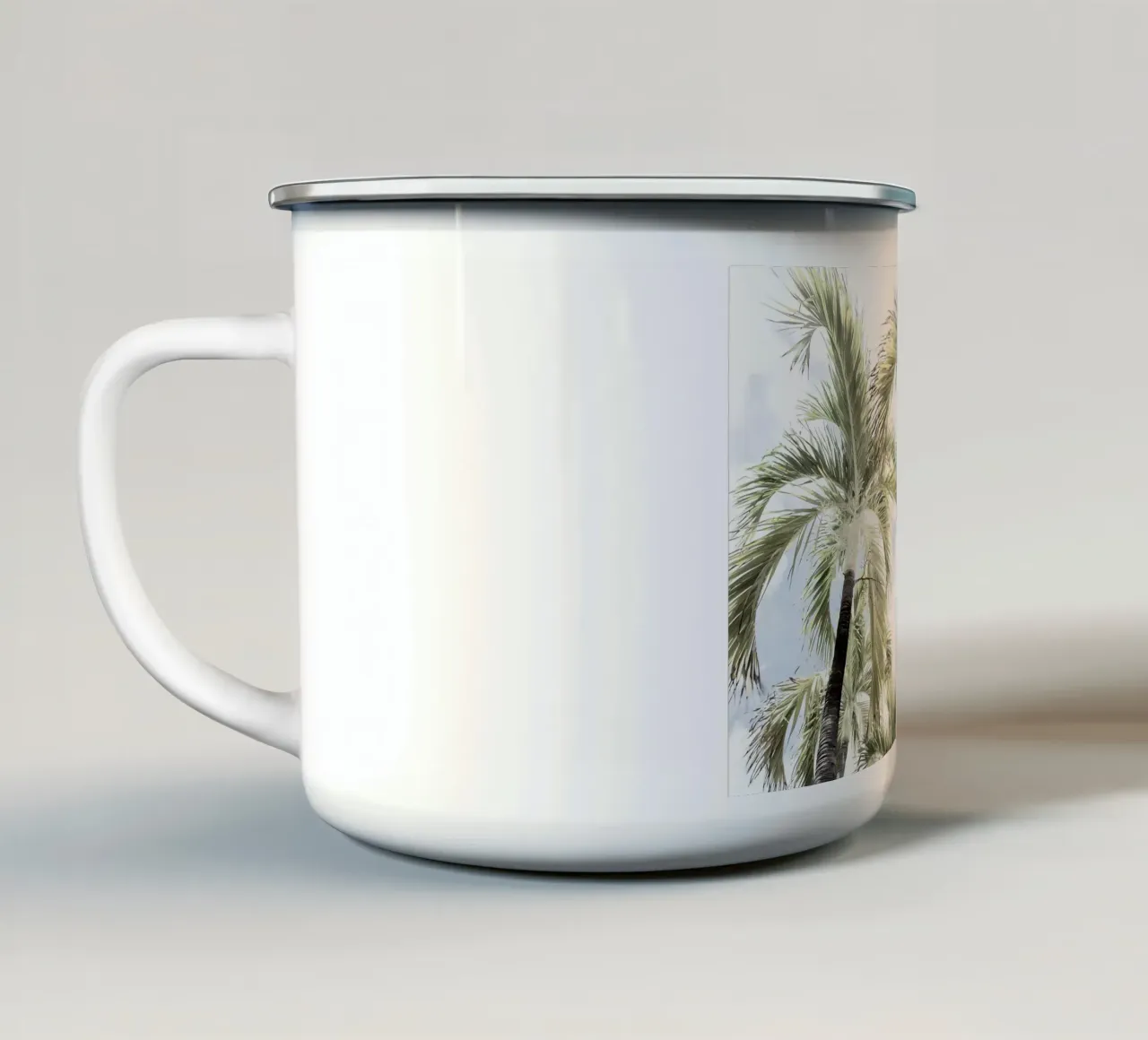 palme cielo tropicale lasciare tazza in smalto da Jennifer R Spyhalski