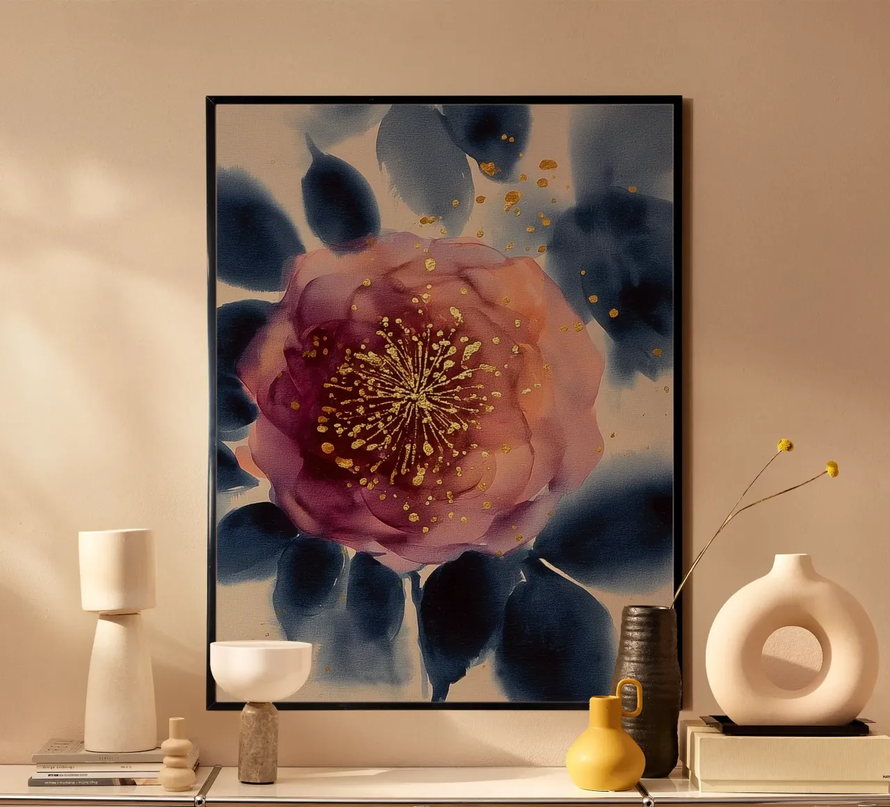 Fiore di mezzanotte con oro poster con telaio in alluminio da Sophia Calder Studio