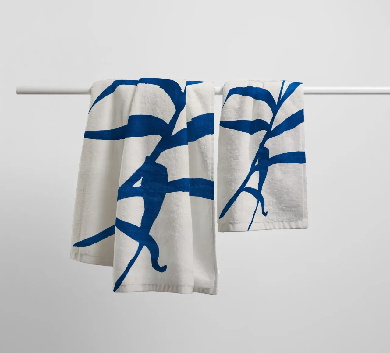 Abstract Botanical no. 2 Blue asciugamano da bagno da adrianooliveira