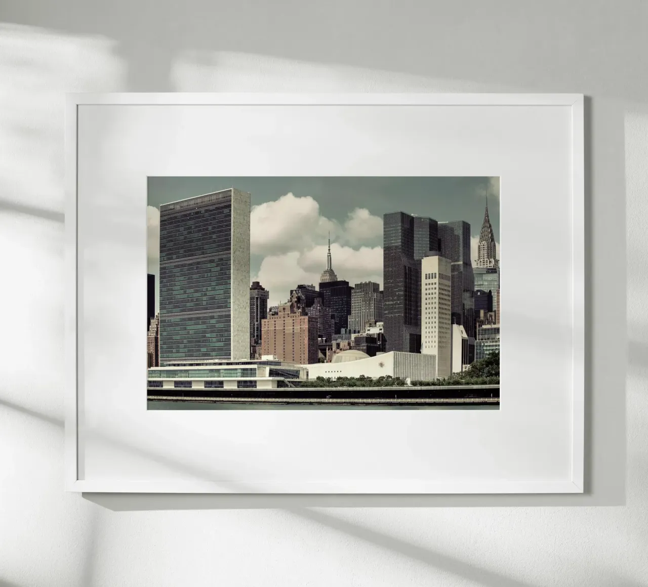 UN Building carta hahnemühle da Michael Belhadi