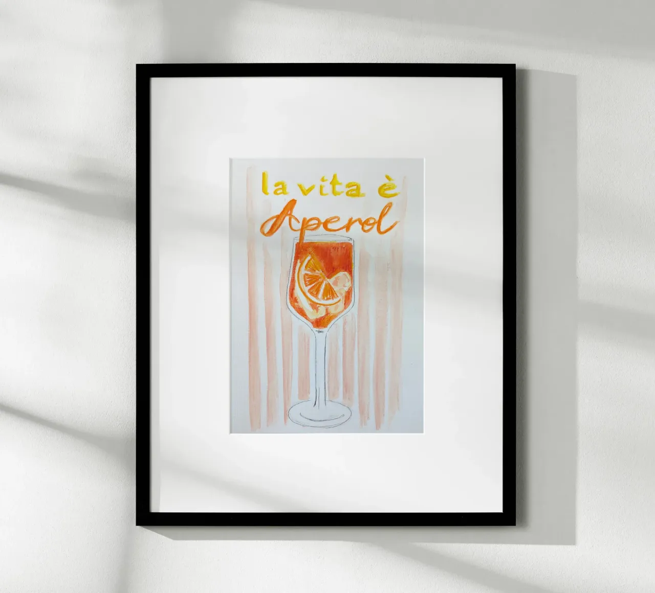 La vita è Aperol poster con telaio in legno da sum2proveDesign
