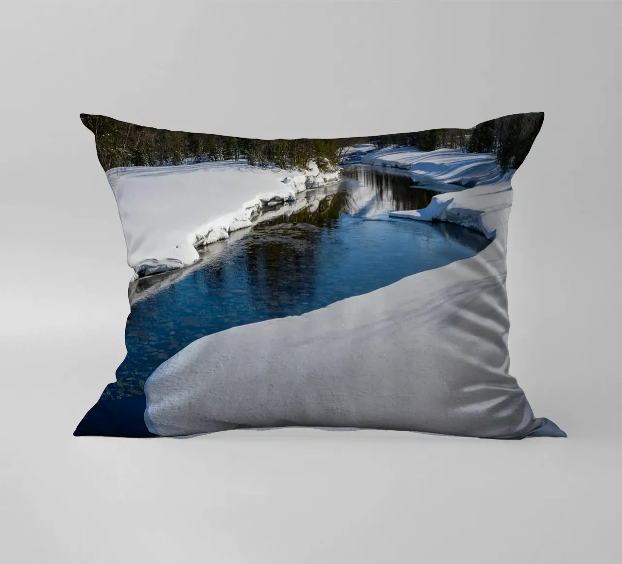 fiume di neve cuscino da Earthly Visions