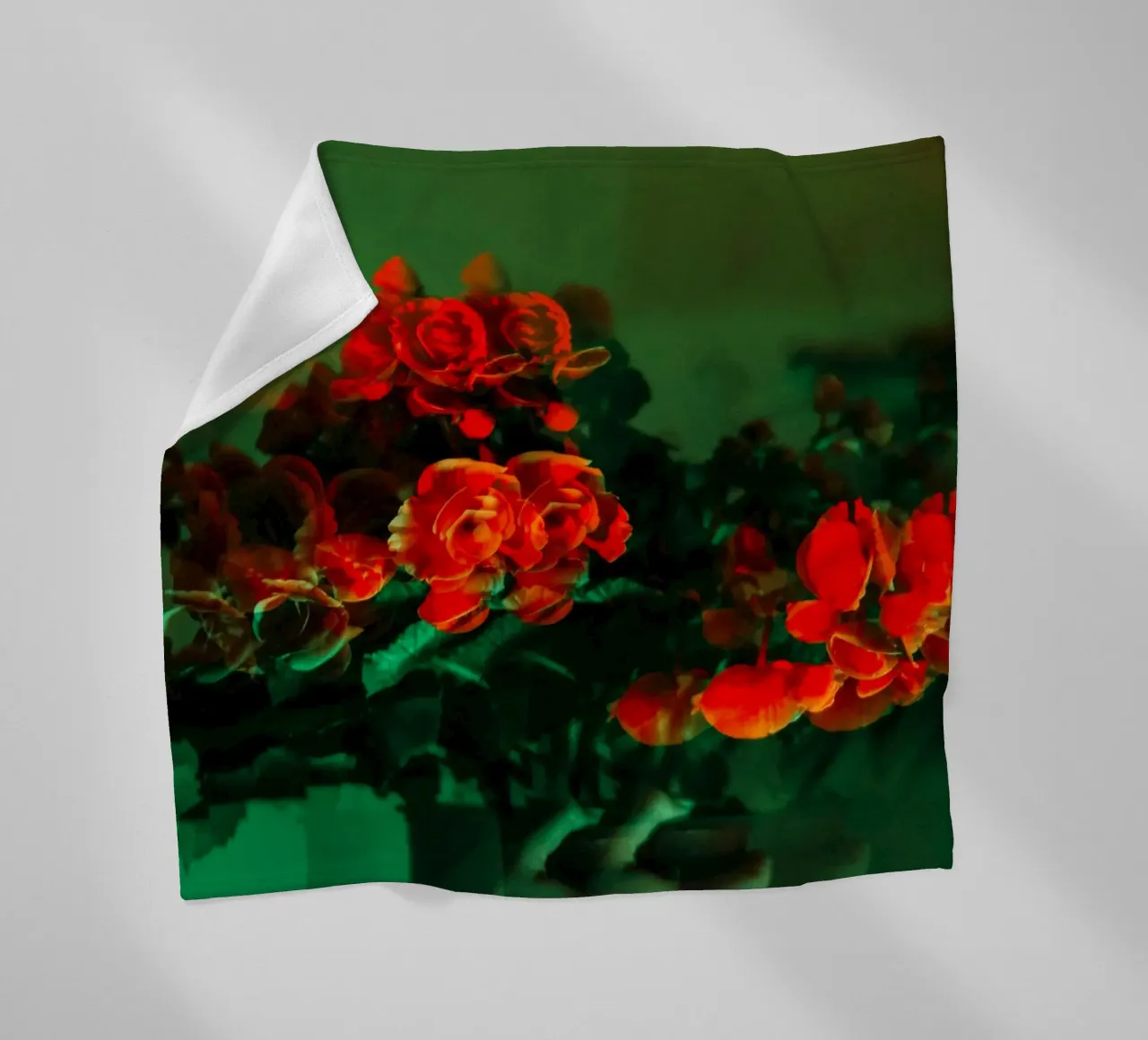 bouquet di fiori coperta in pile da Earthly Visions