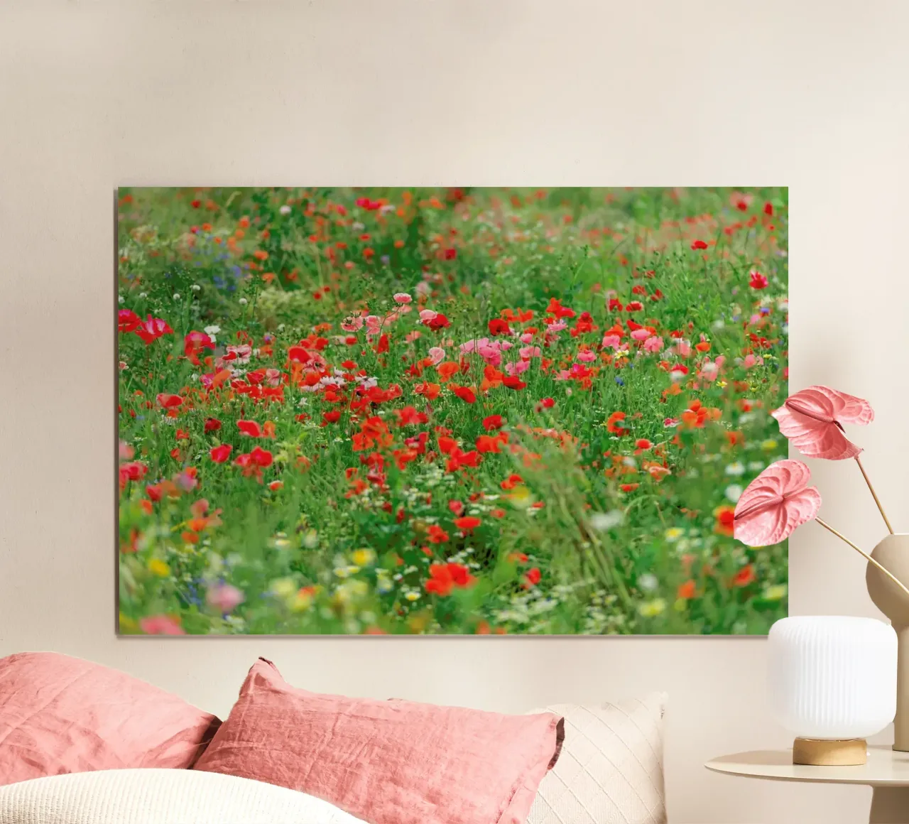 Wild Red Pink Poppyfield poster con telaio in plastica da Curious Collections by Marielle Leenders