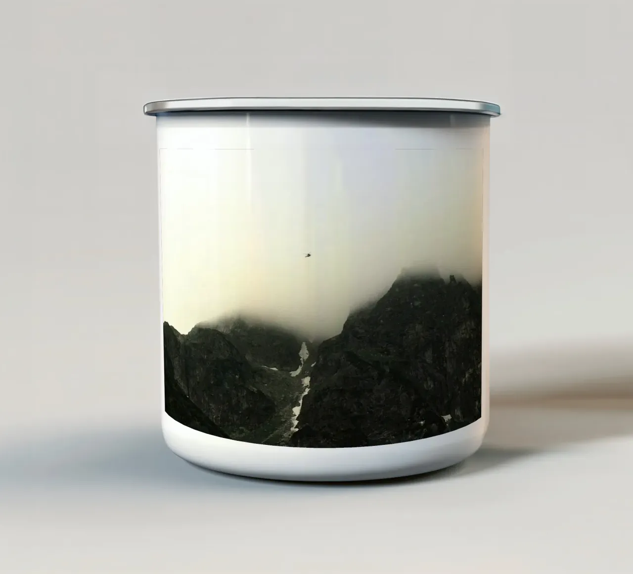 nebbia in montagna tazza in smalto da Earthly Visions