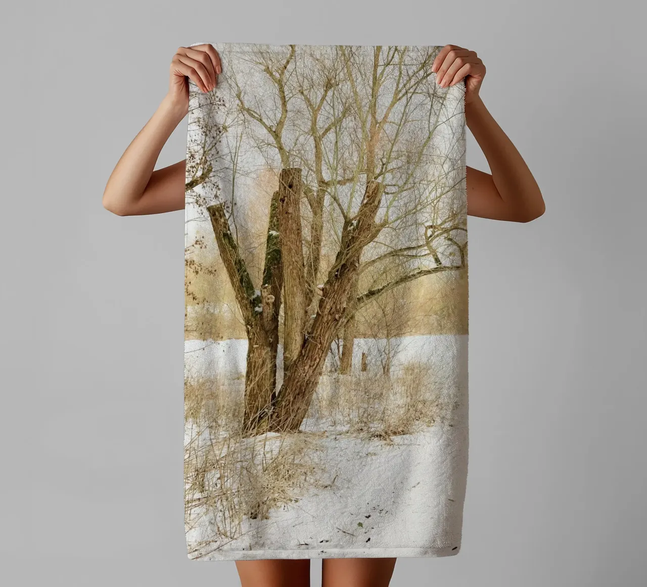 Arbres du parc des neiges serviette de bain de KISSA STUDIO