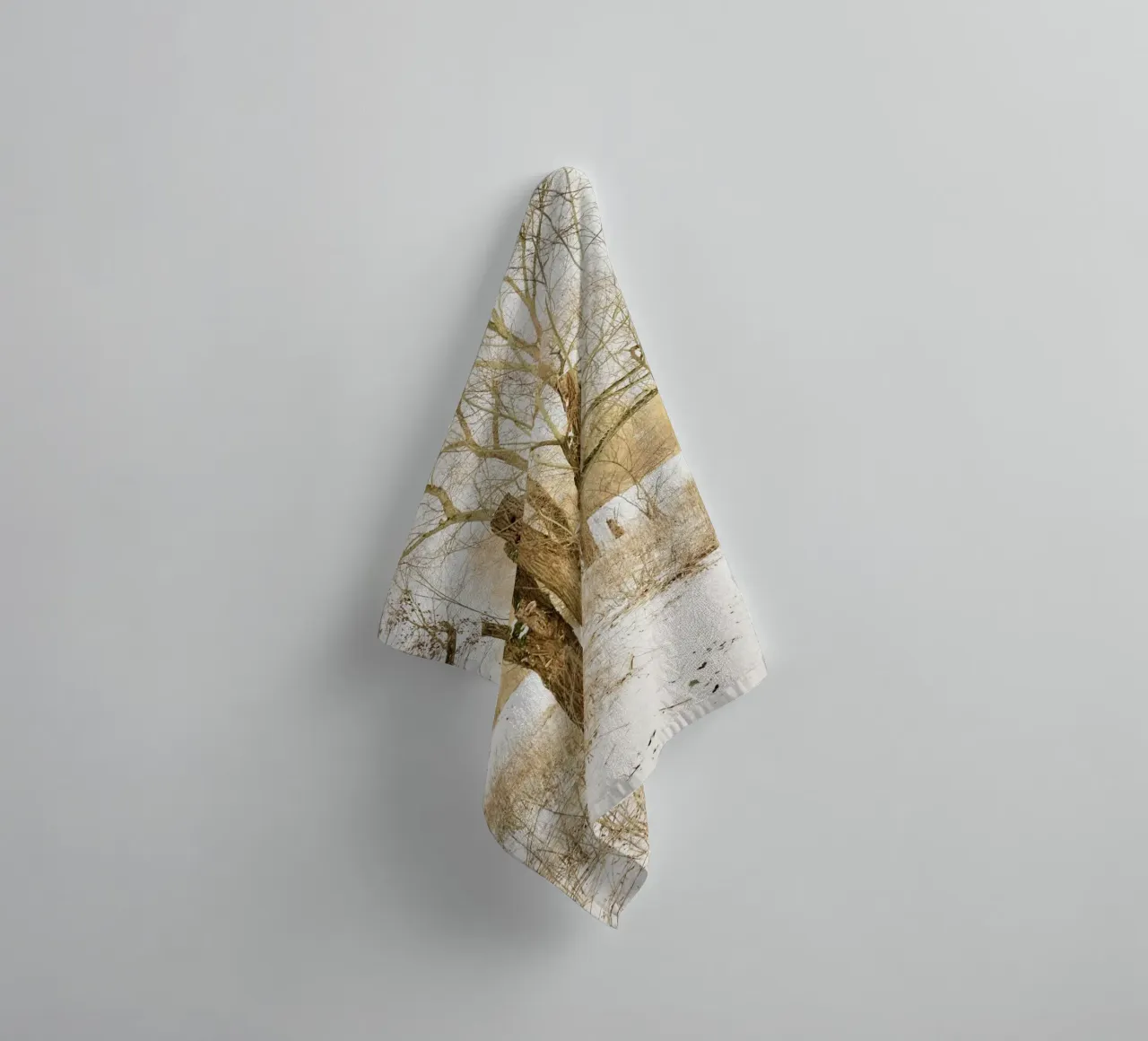 Arbres du parc des neiges serviette de bain de KISSA STUDIO