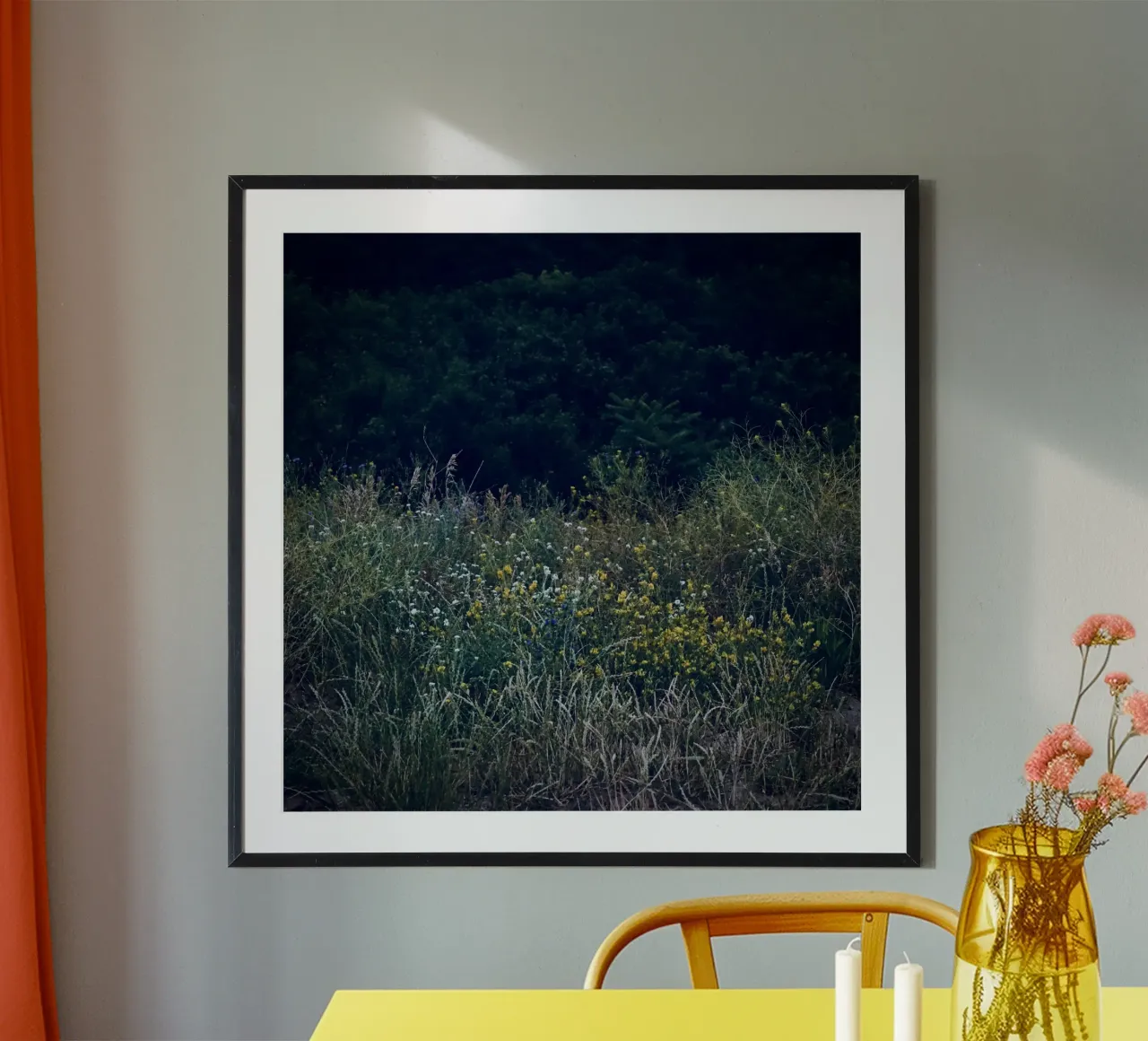 foresta silenziosa poster con telaio in plastica da KISSA STUDIO