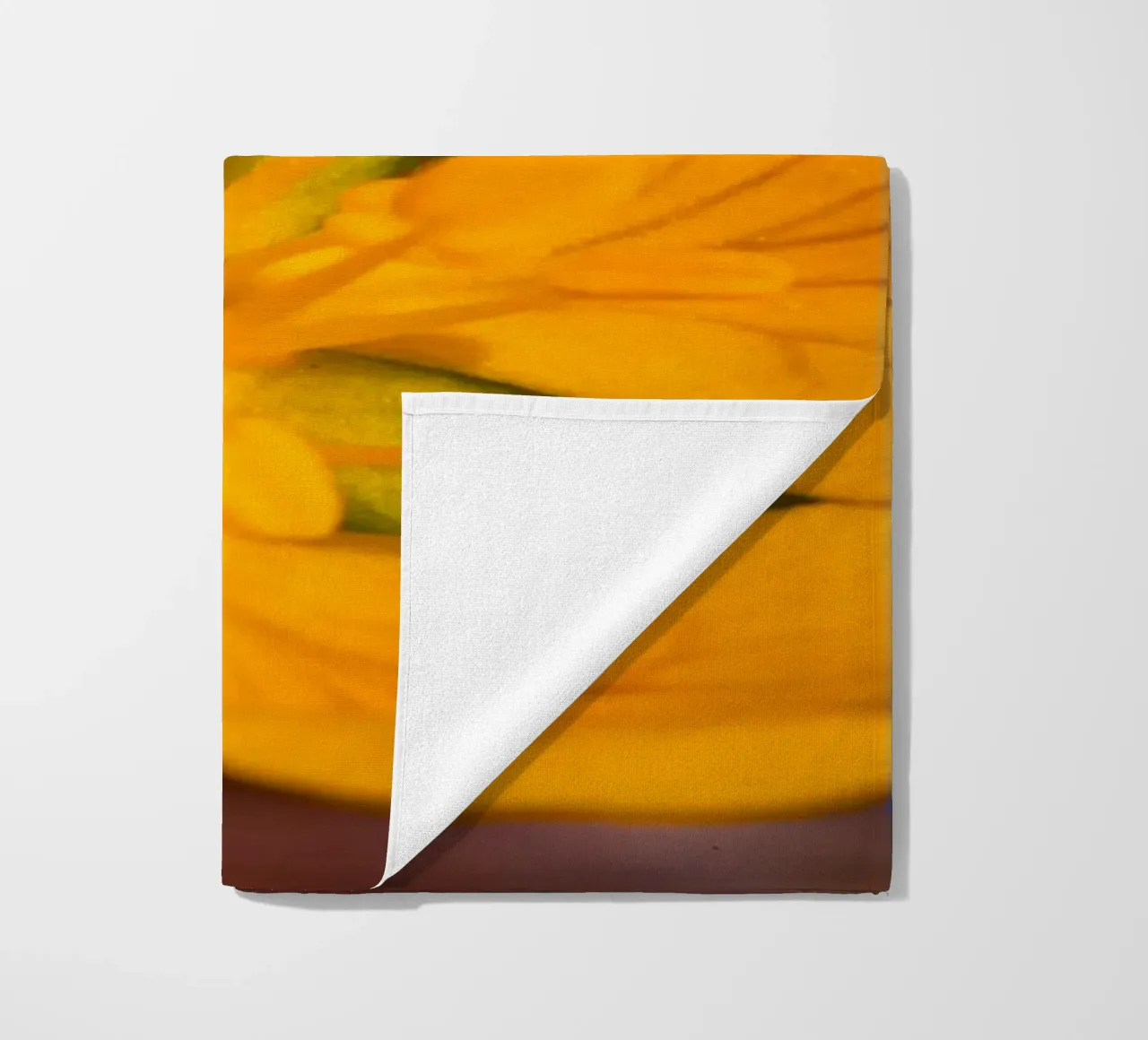 The buttercup beach towel by Marcus Beckert | Fotografie