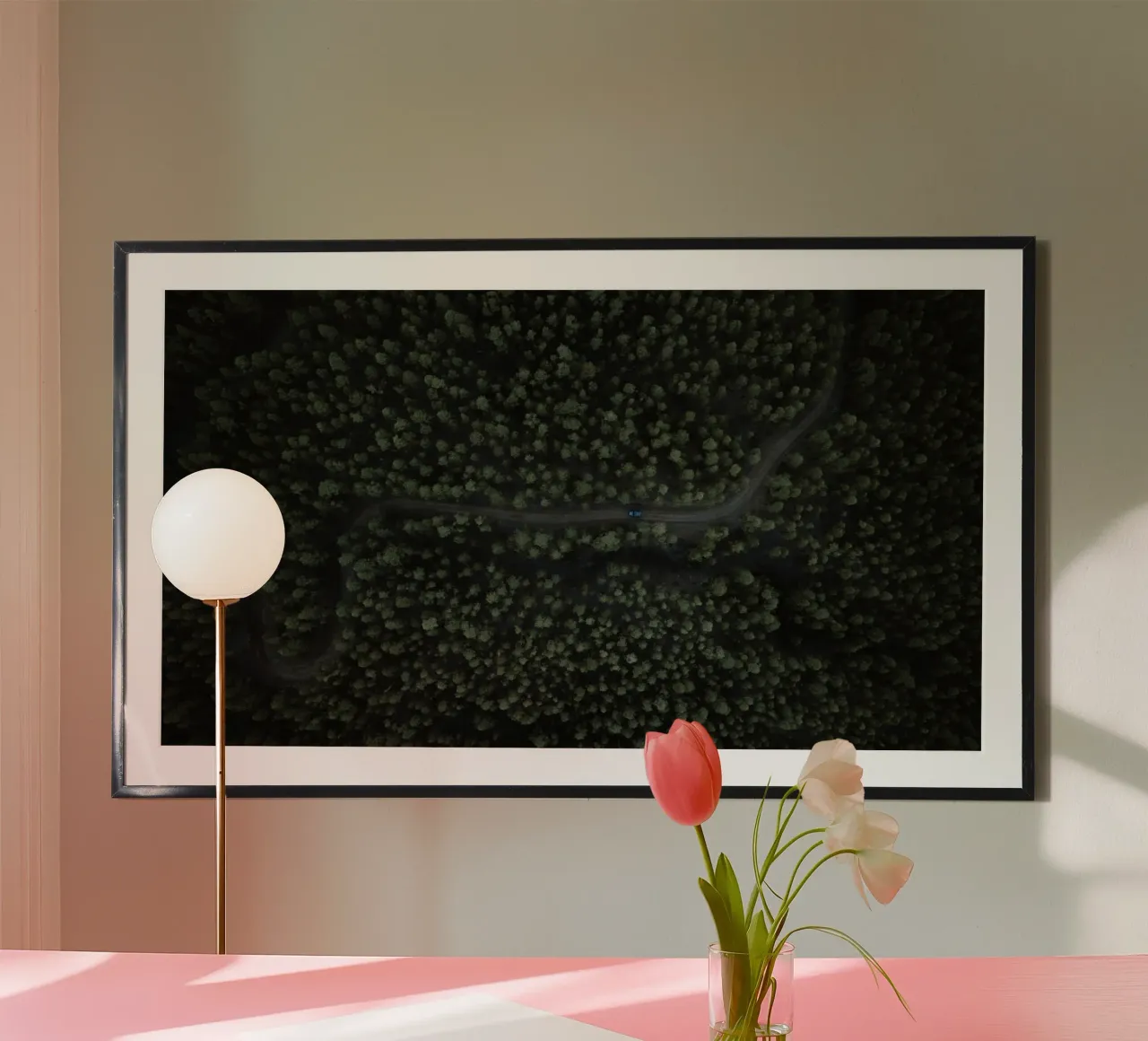 Nella foresta poster con telaio in legno da PhotoVibe Decor