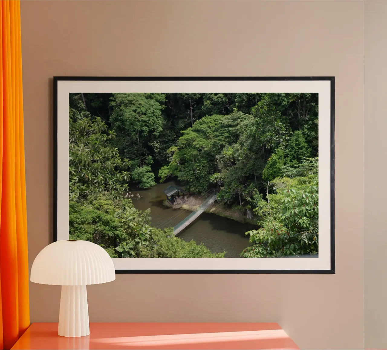 Nella foresta poster con telaio in plastica da PhotoVibe Decor