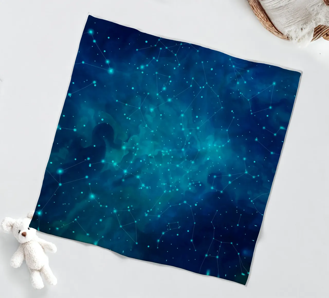 Indigo Nebula coperta in pile da Vivi Nicolin