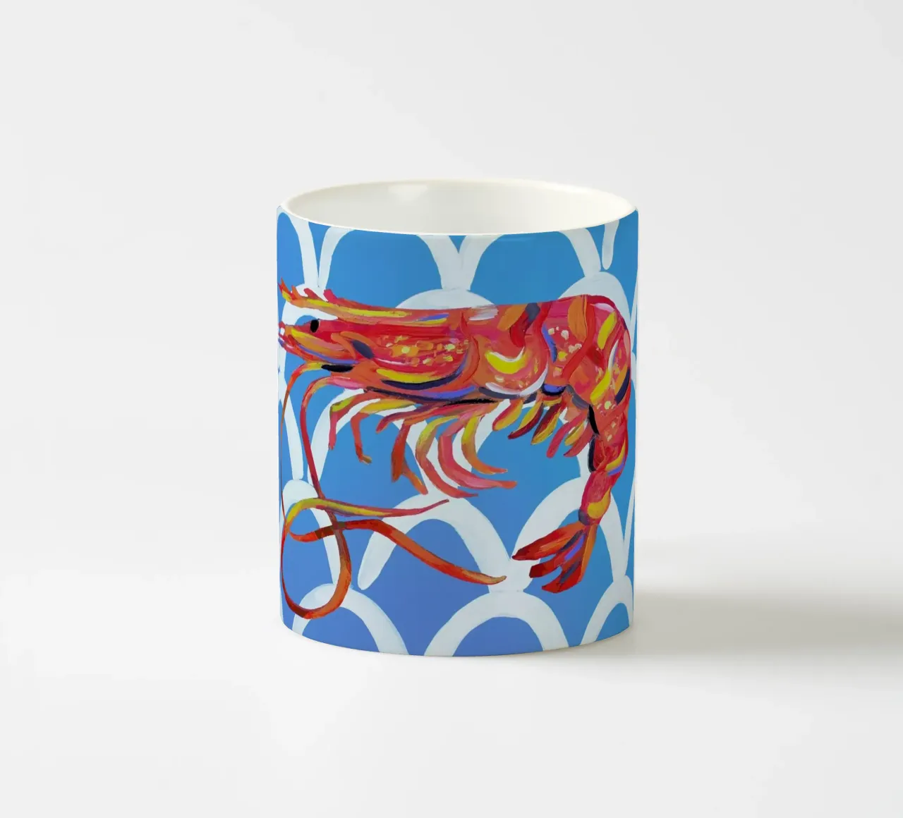 Prawn On Blue Wavey tazza in ceramica da Alice Straker
