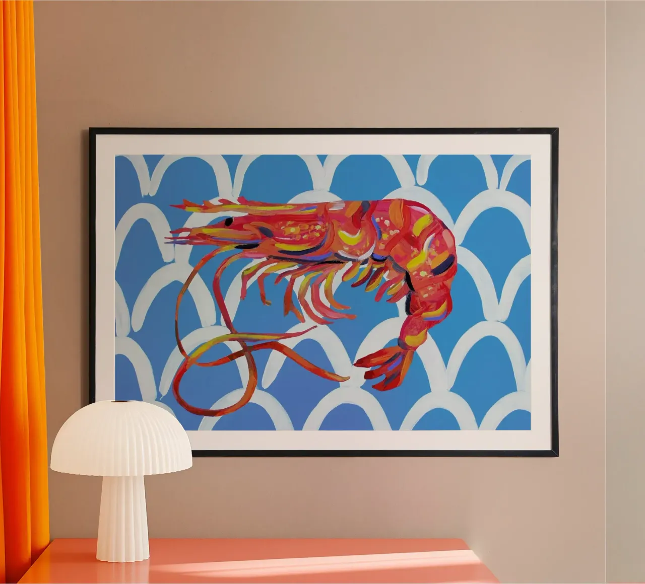 Prawn On Blue Wavey poster con telaio in alluminio da Alice Straker