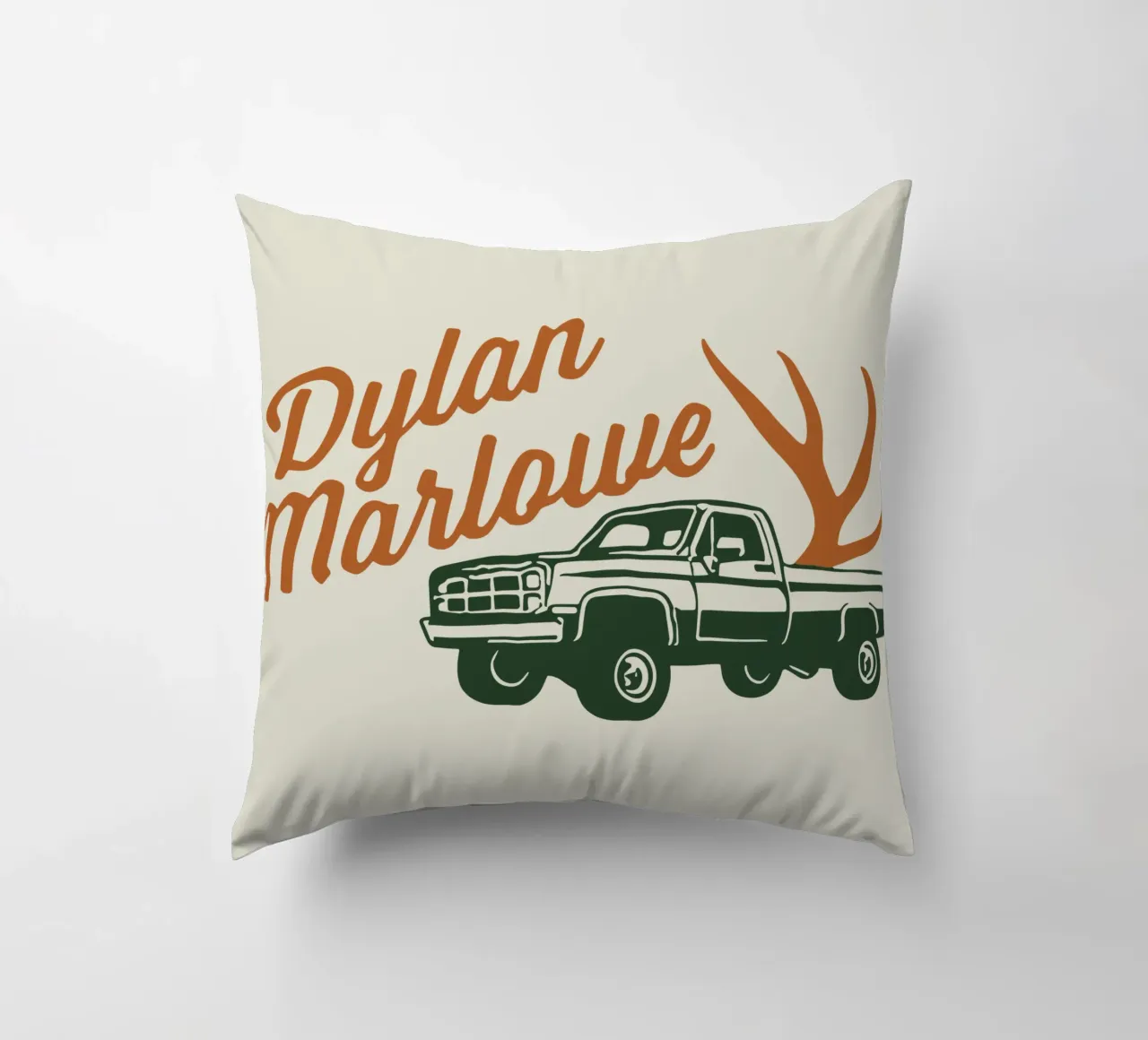 Dylan Marlowe Pitch cuscino da carleemiller
