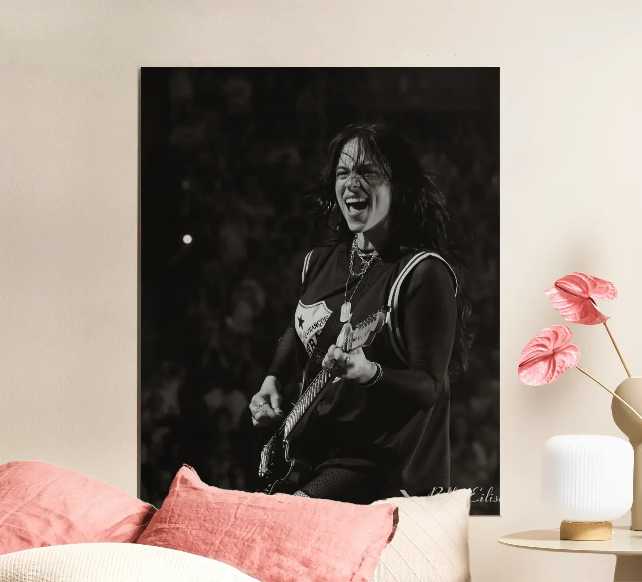 Billie Eilish e la chitarra si esibiscono poster con telaio in plastica da AudioLibrary